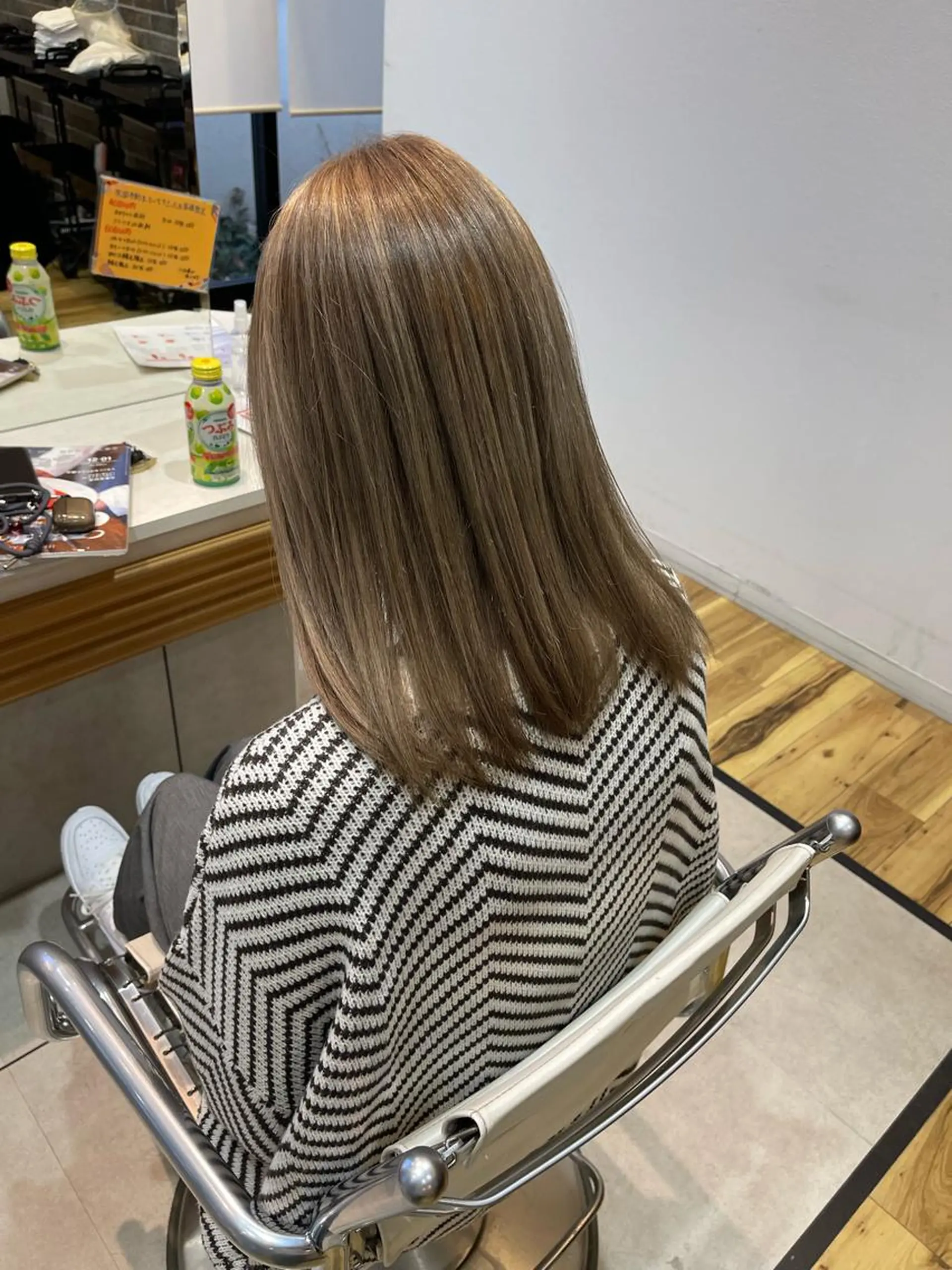 セミロング ヘアカラー 碇山 楓己のヘアスタイル