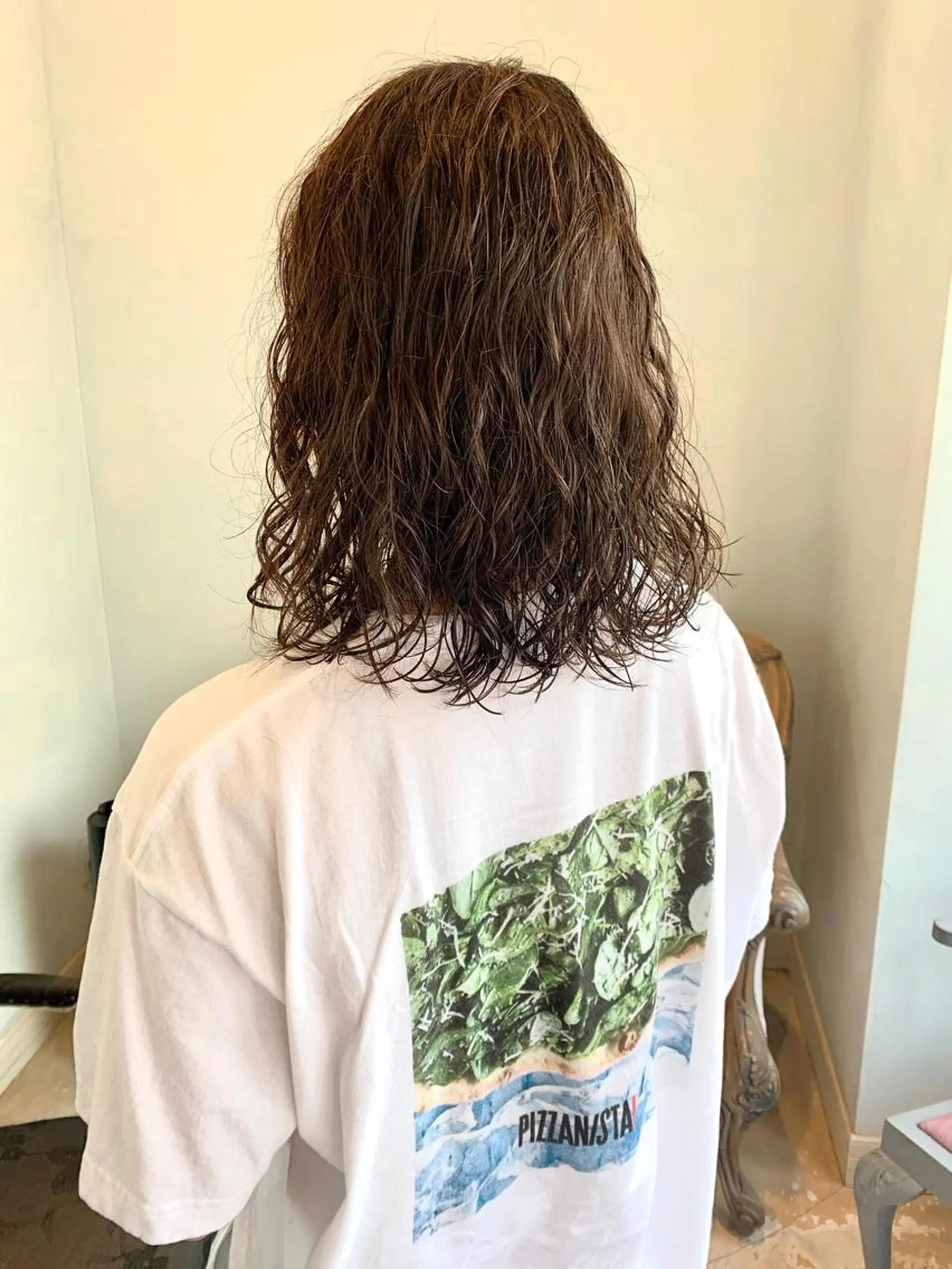 ミディアム パーマ SAKINO. ベージュカラーのヘアスタイル