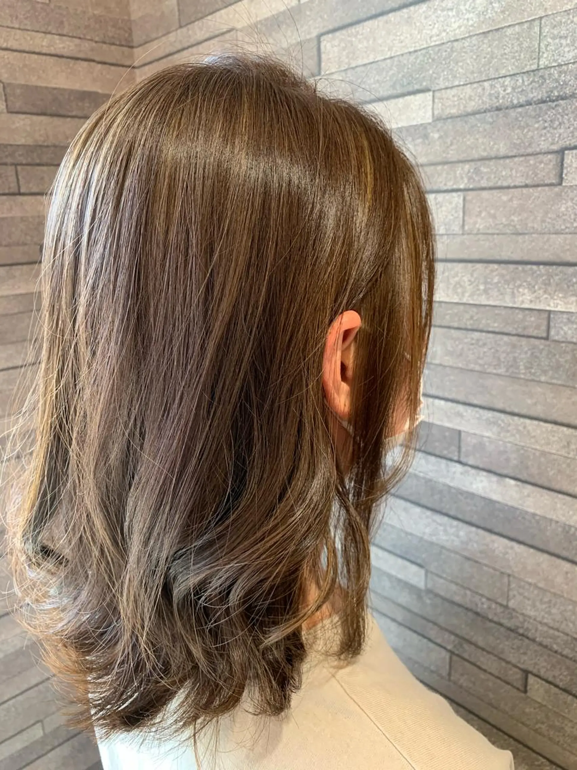 ミディアム カラー グレージュ ハイライトカラー ハイライト Gain Nanamiのエステ・リラクイメージ