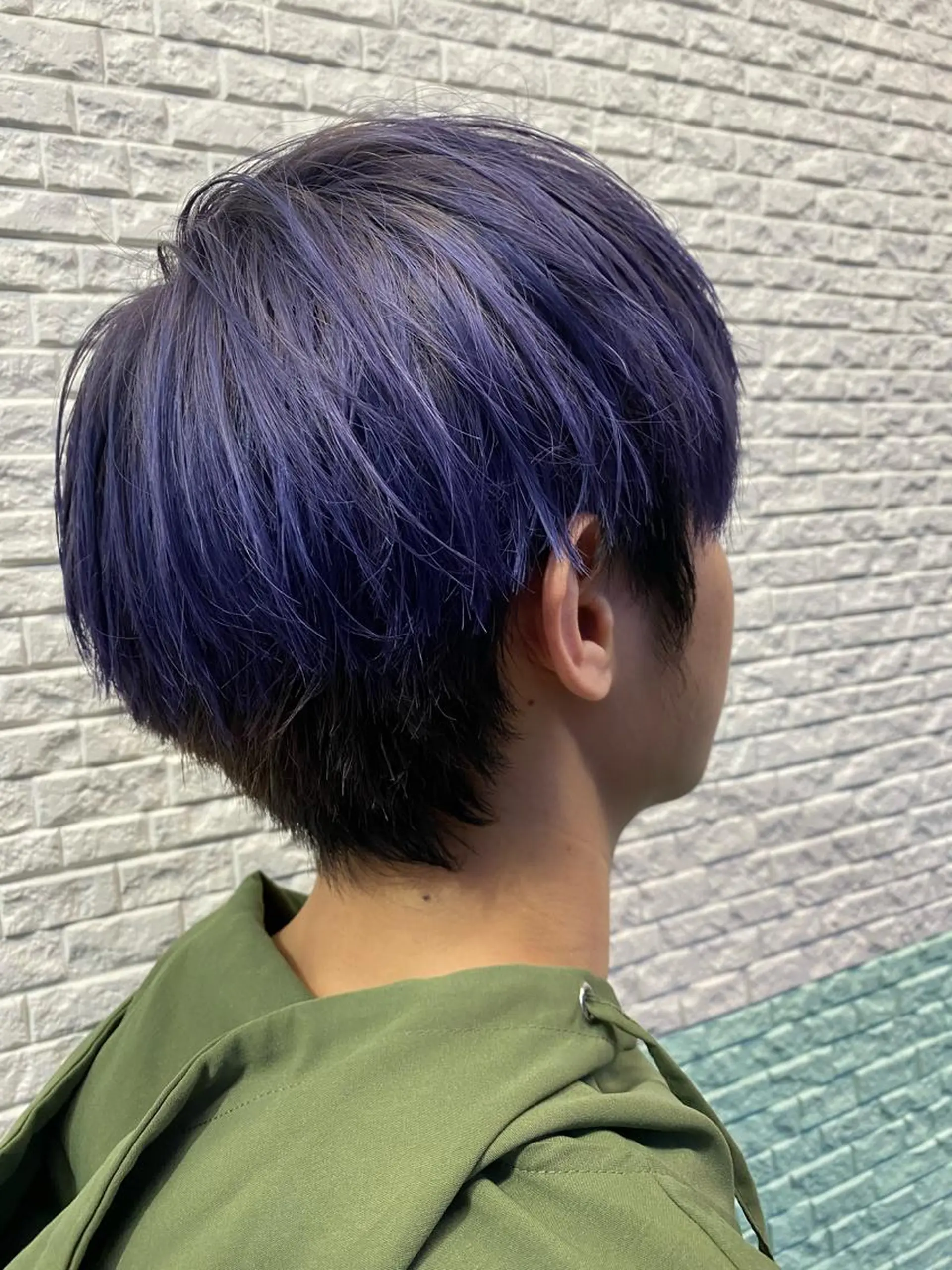 ショート カラー ブルーカラー シルバー 床櫻 唯のヘアスタイル