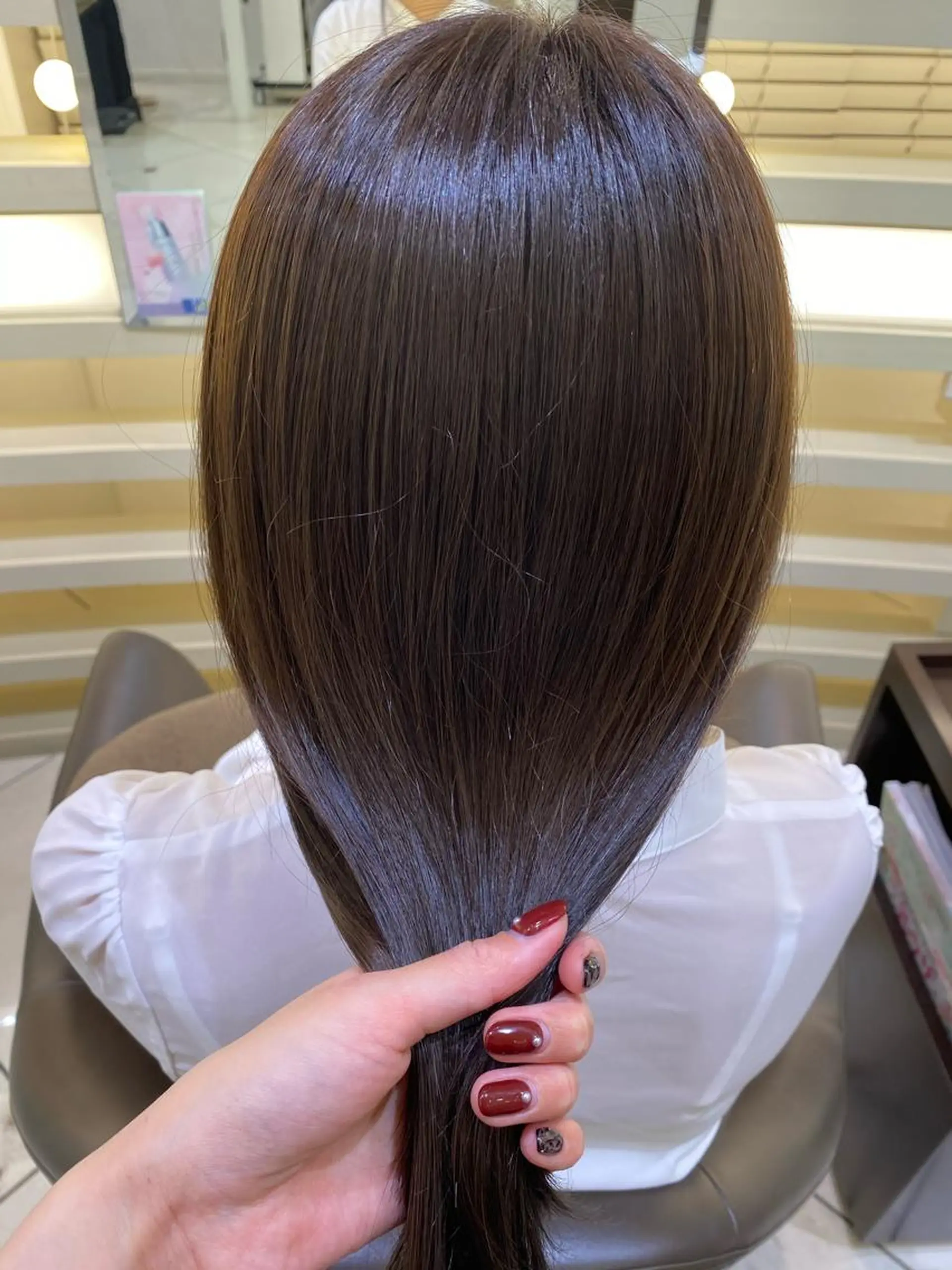 セミロング カラー 銀座メンズ専門🖤 小島奈々のヘアスタイル