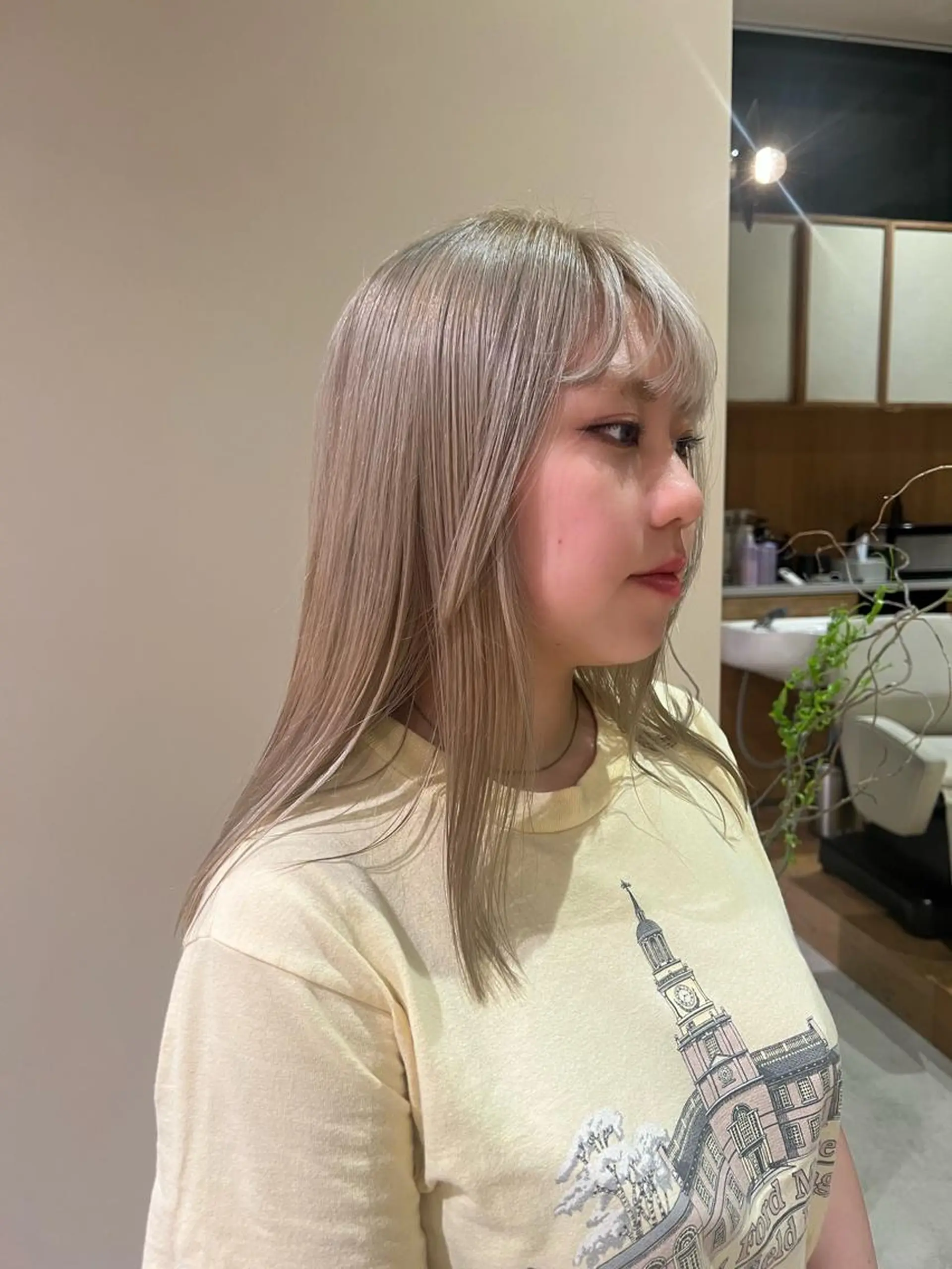 セミロング レイヤーカット NERO加藤木麻彩のヘアスタイル