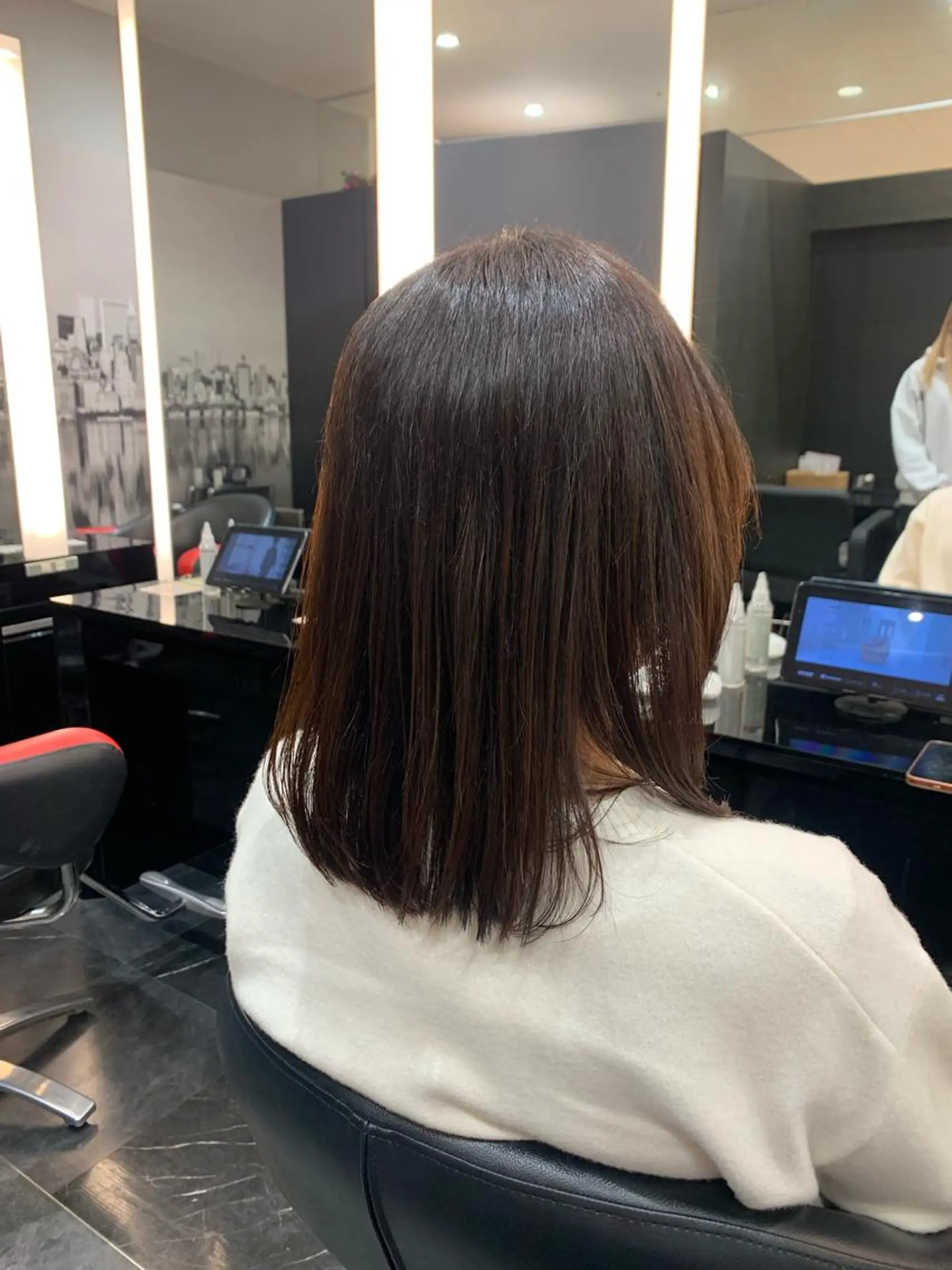 ミディアム カラー 顔周りカット レイヤーカット 艶髪/白髪ぼかし ヘッドスパ/大野結菜のヘアスタイル