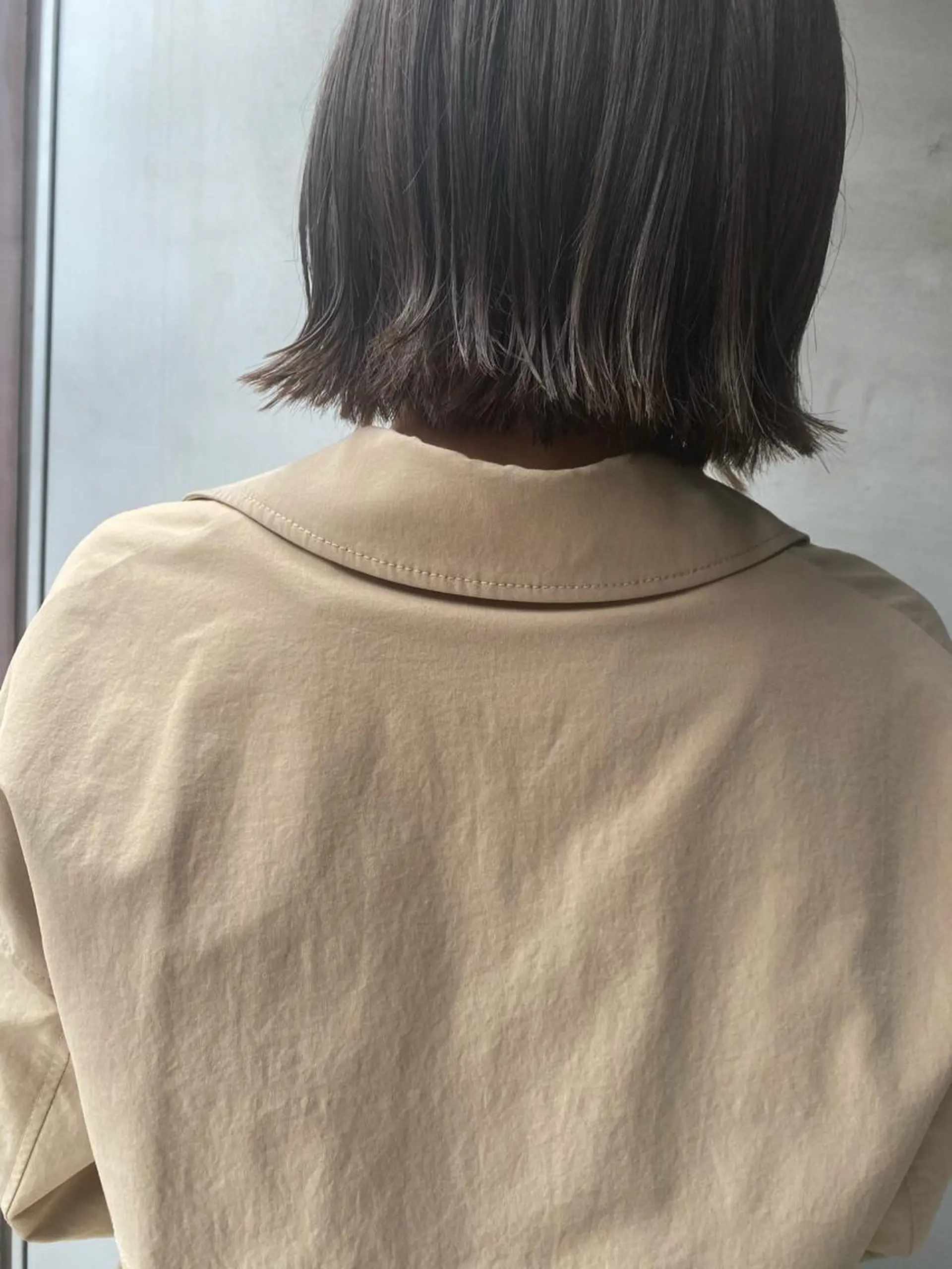 ミディアム カラー shiori ﾍﾞｰｼﾞｭｶﾗｰのヘアスタイル
