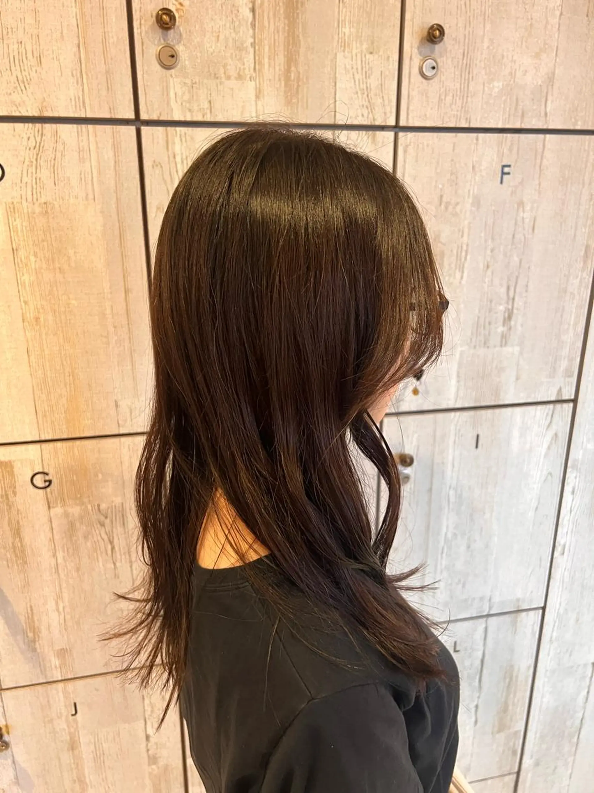 セミロング カラー 山本 怜奈のヘアスタイル