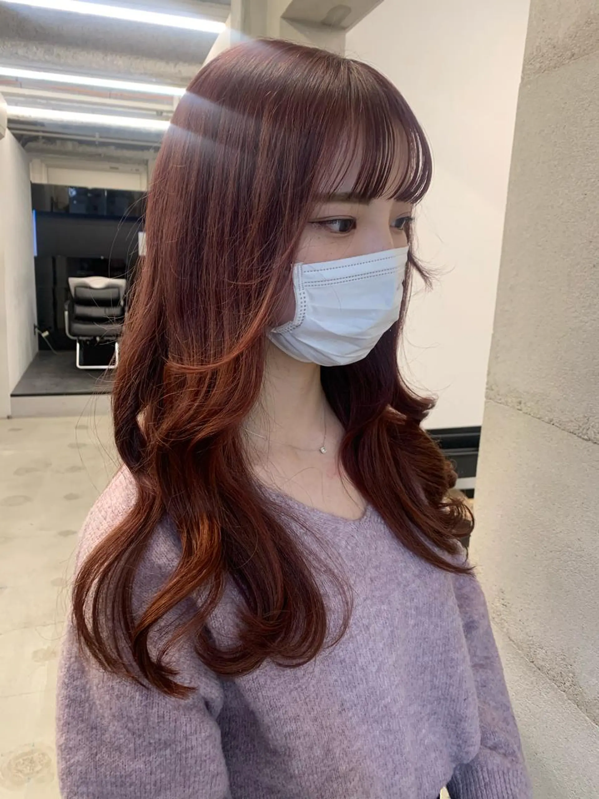 ミディアム カラー イヤリングカラー グレージュ インナーカラー くびれヘア 髪質改善 カット ヘアカラー トリートメント ヘッドスパ 透明感/オリーブ/ グレージュ/YUKAのヘアスタイル