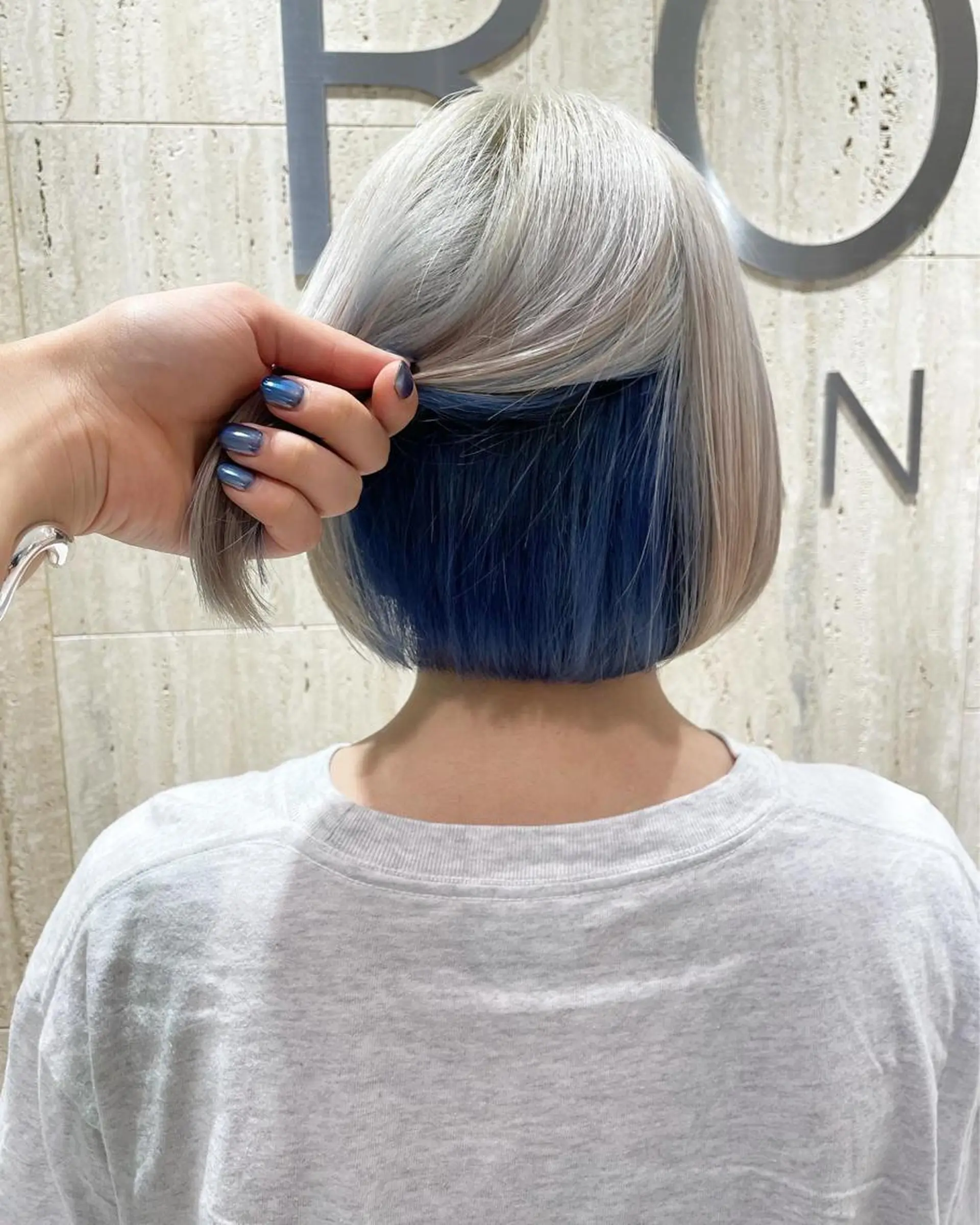 ショート カラー ブルーカラー カット ヘアカラー トリートメント 高橋 芽衣のヘアスタイル