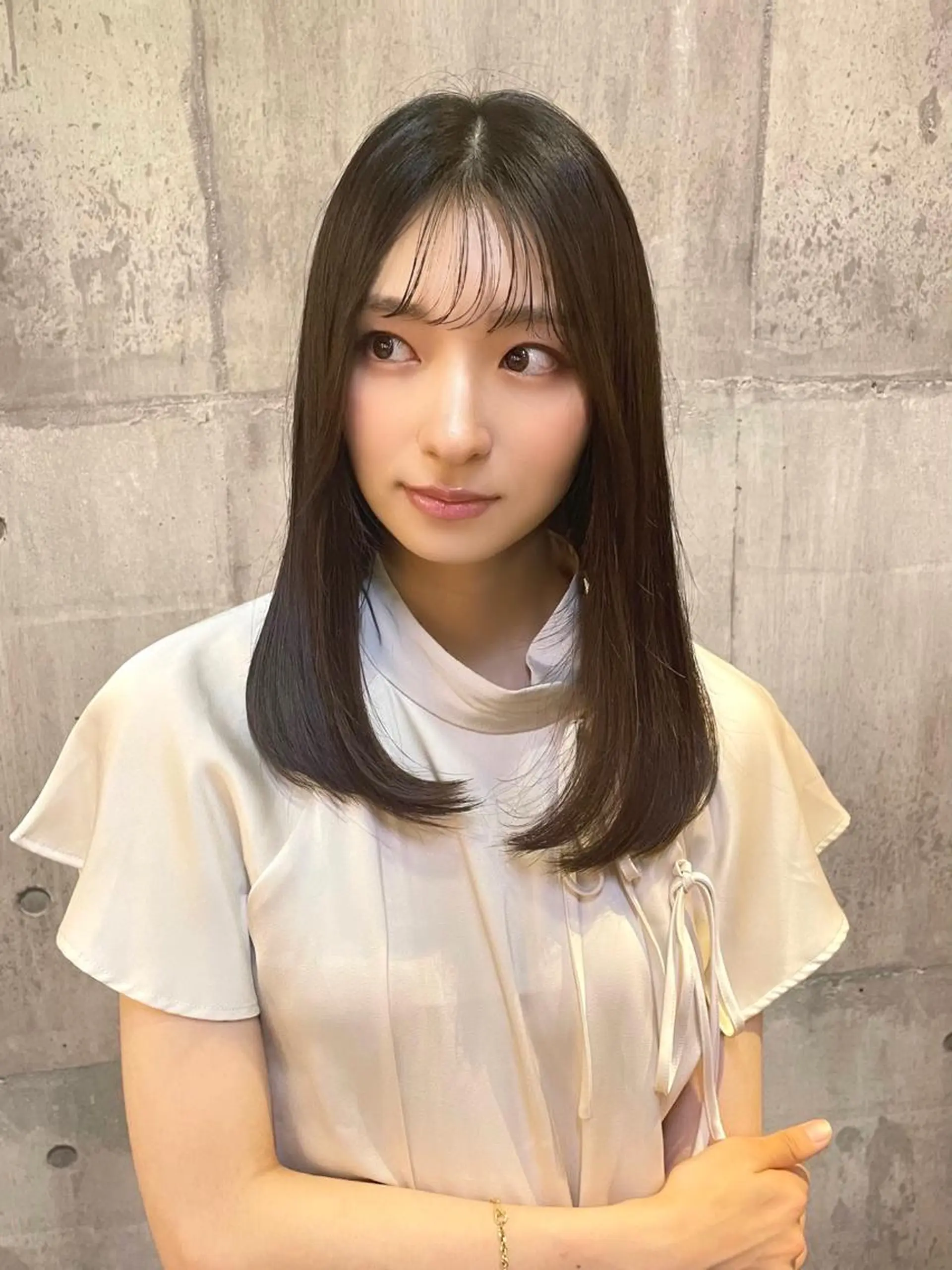 セミロング 竹内 春奈のヘアスタイル
