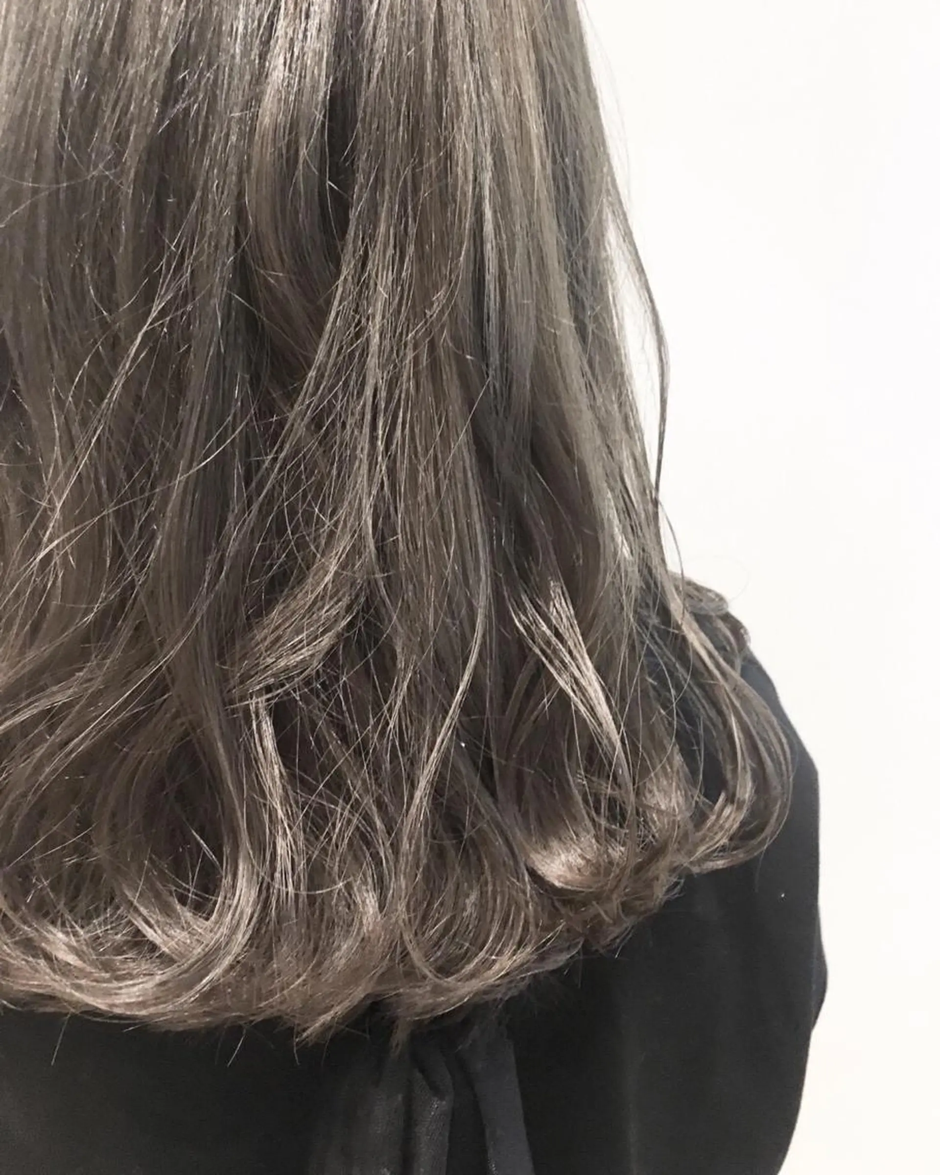 セミロング カラー アディクシーカラー ブリーチ グレージュ sano sayakaのヘアスタイル