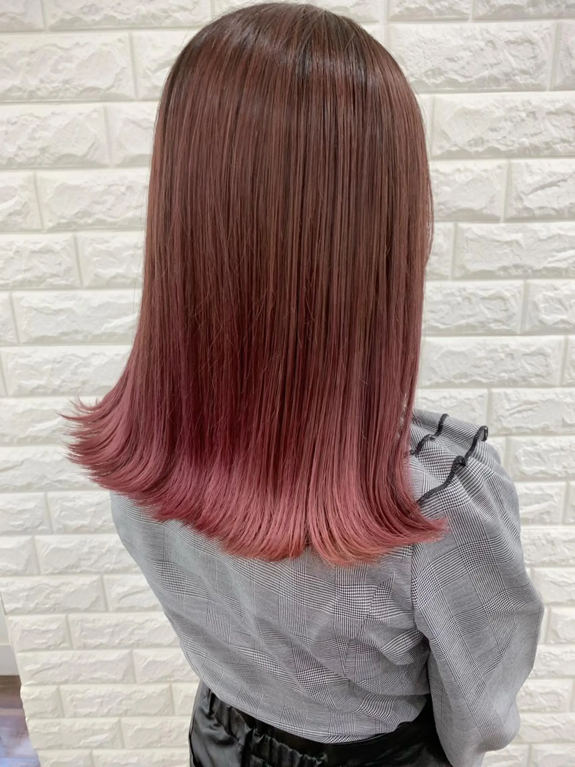 セミロング カラー 薄田 珠美のヘアスタイル