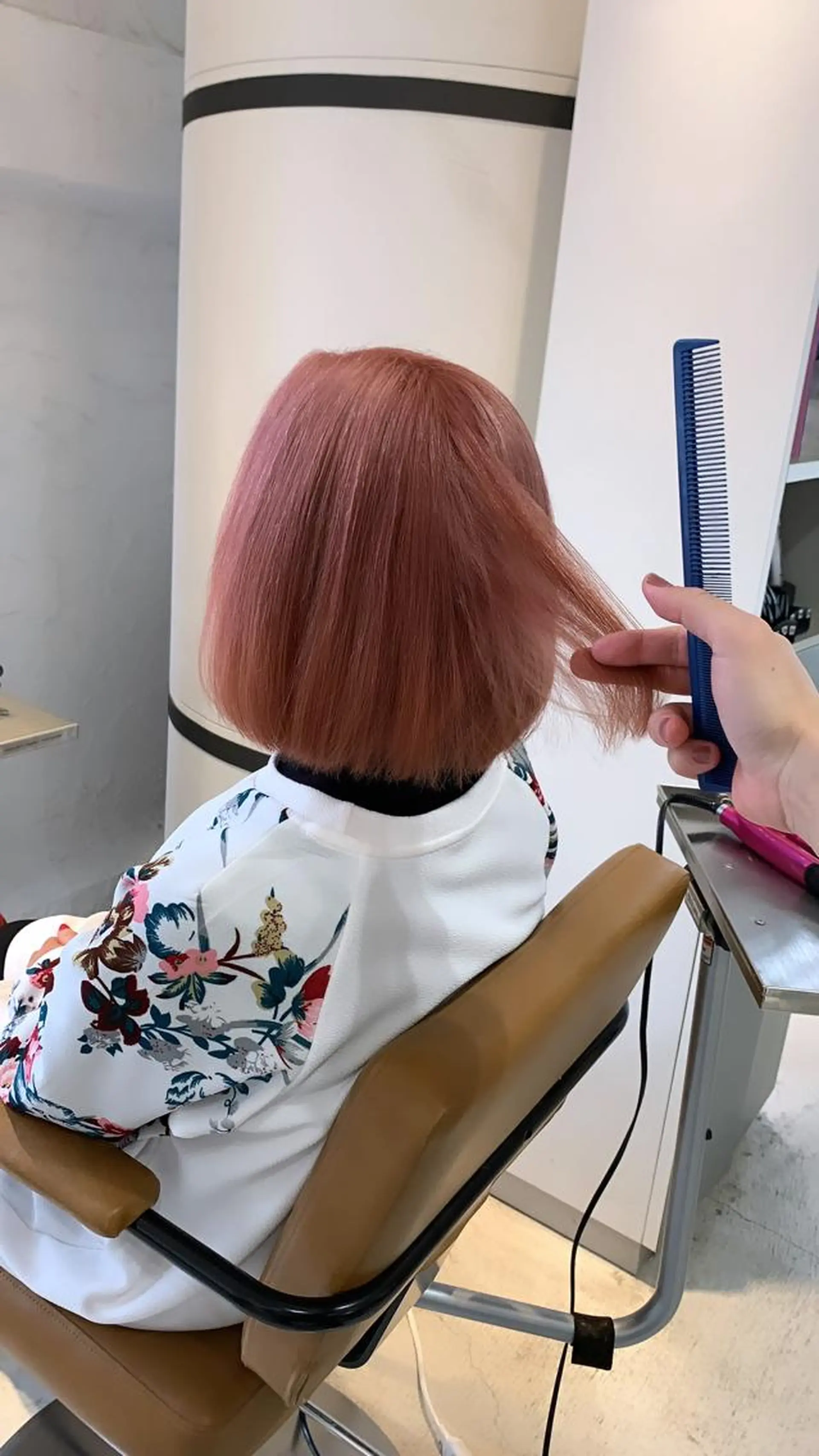 ショート 派手髪支持率No1 Eisukeのヘアスタイル