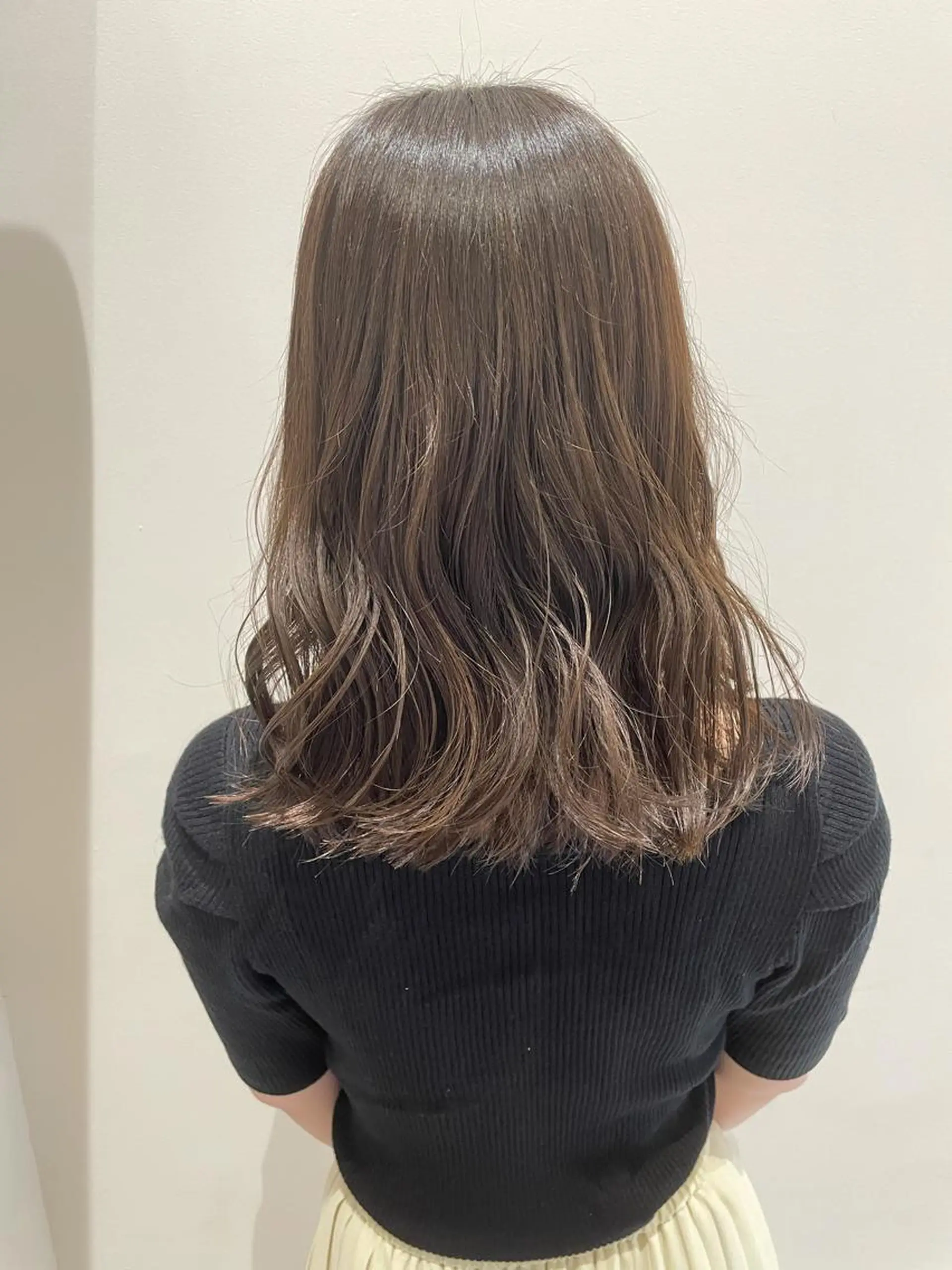 セミロング カット ヘアカラー トリートメント 佐々木 芽衣のヘアスタイル
