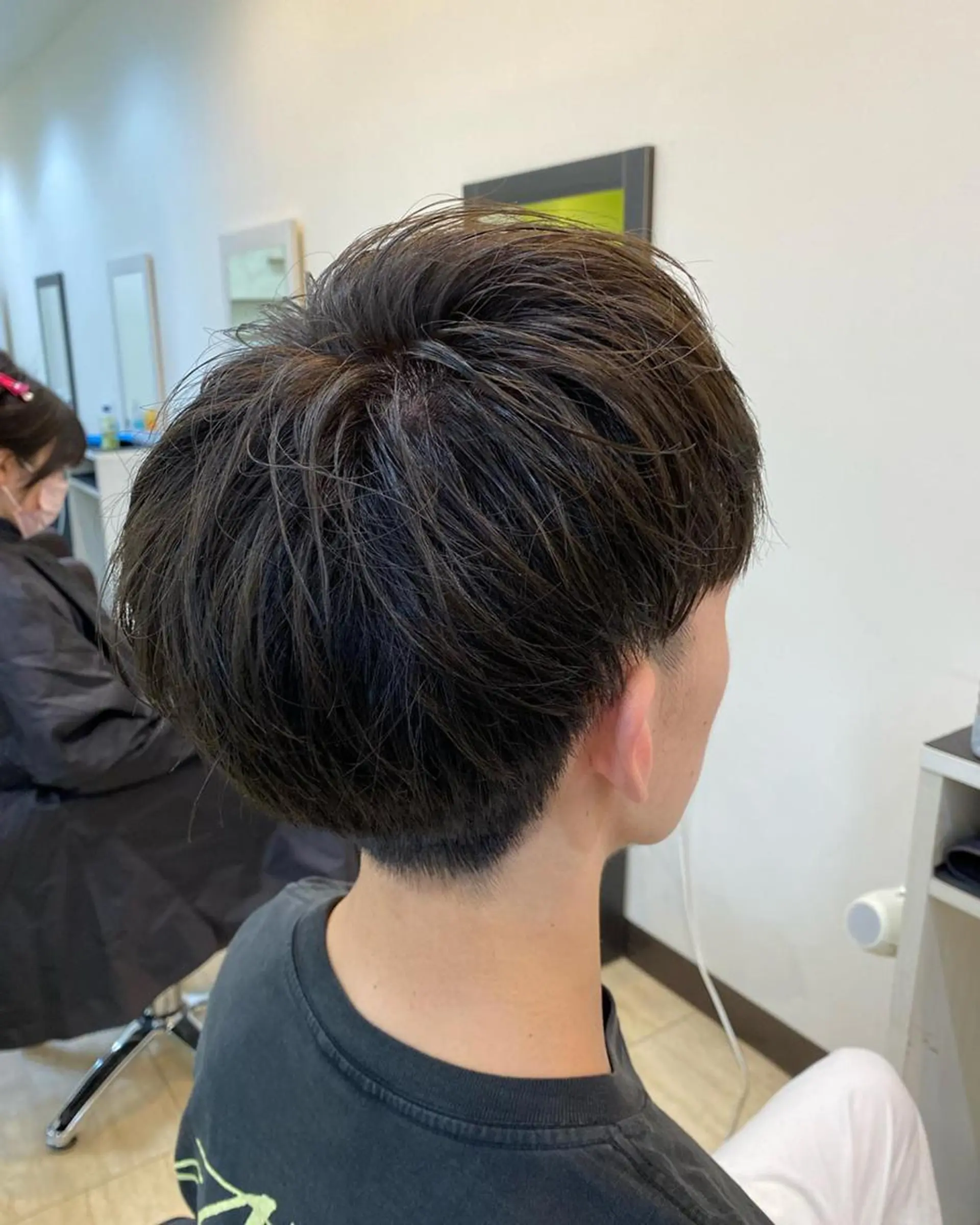 ミディアム カラー メンズ アッシュ メンズ特化 岸本 阪急六甲サロンドロイのヘアスタイル