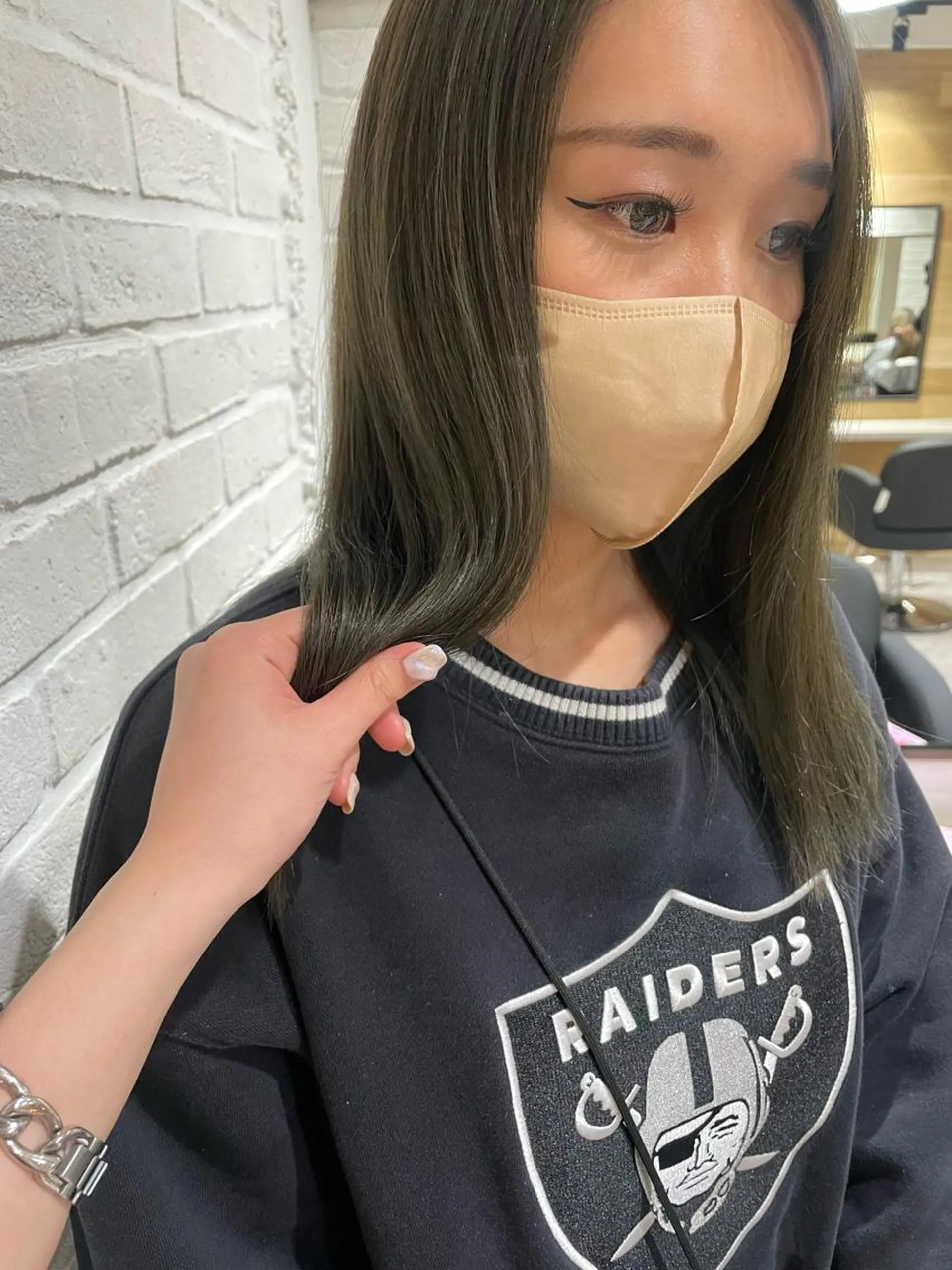 セミロング カラー ヘアカラー hisano / ハイトーン・透明感のヘアスタイル