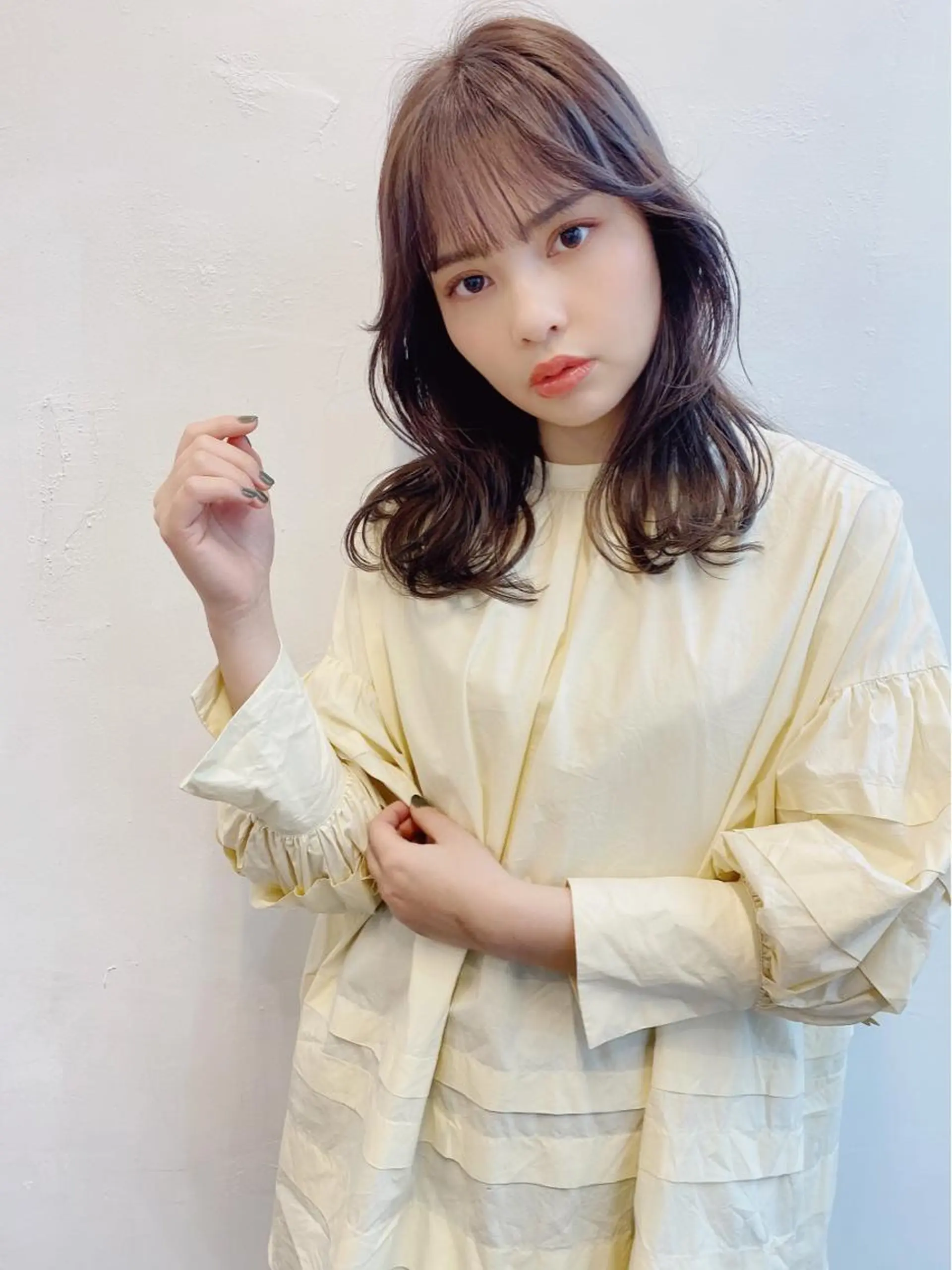 ミディアム 顔まわりレイヤー 韓国風ヘア レイヤーカット 鎌倉 彩のヘアスタイル