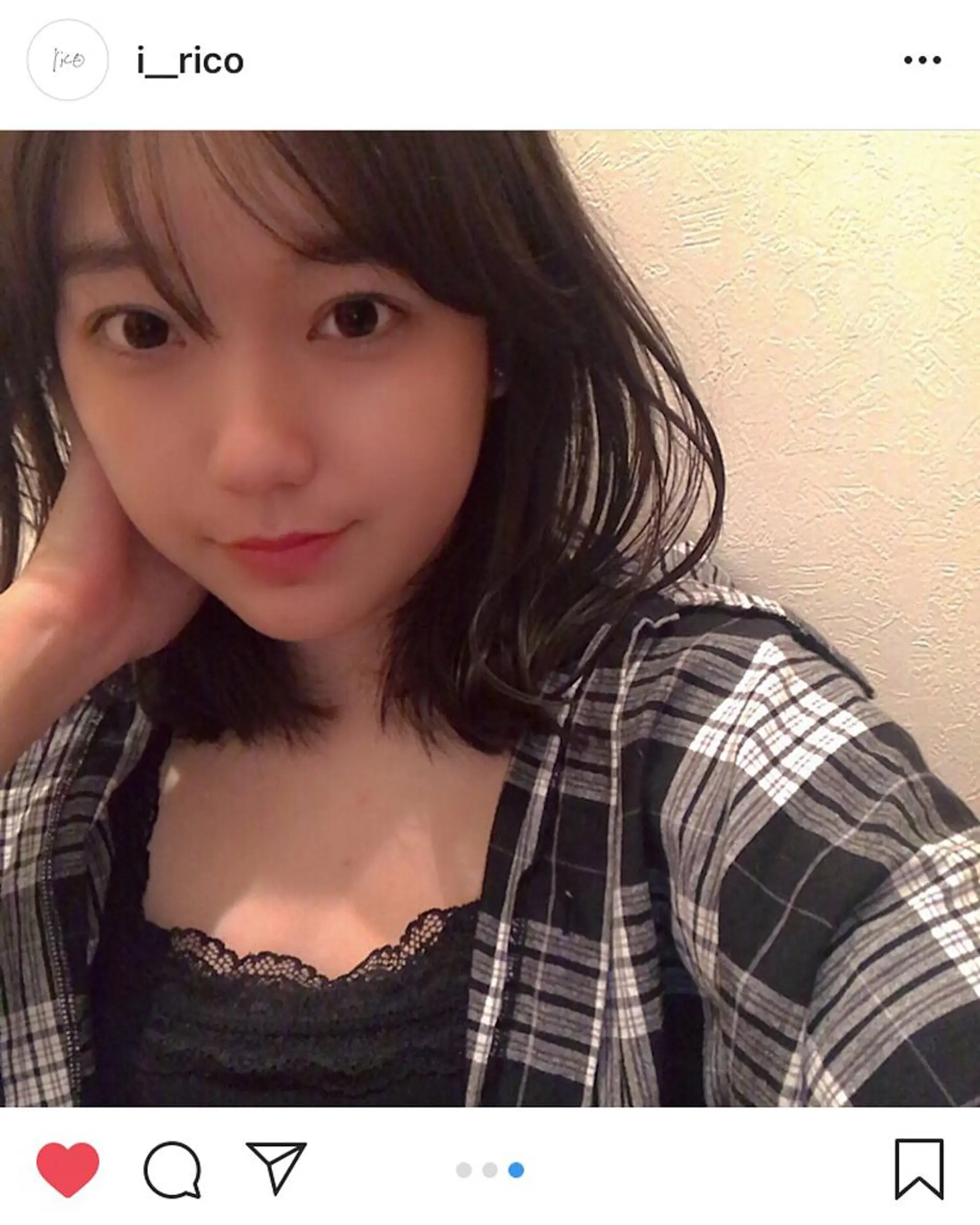 ミディアム ✨艶ブリーチカラー ✨四ノ宮裕己のヘアスタイル