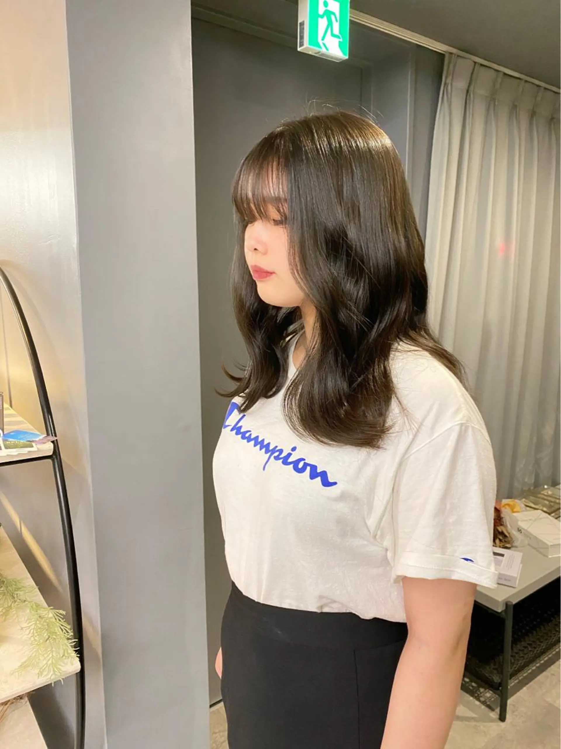 セミロング カラー 重里 瑠花のヘアスタイル