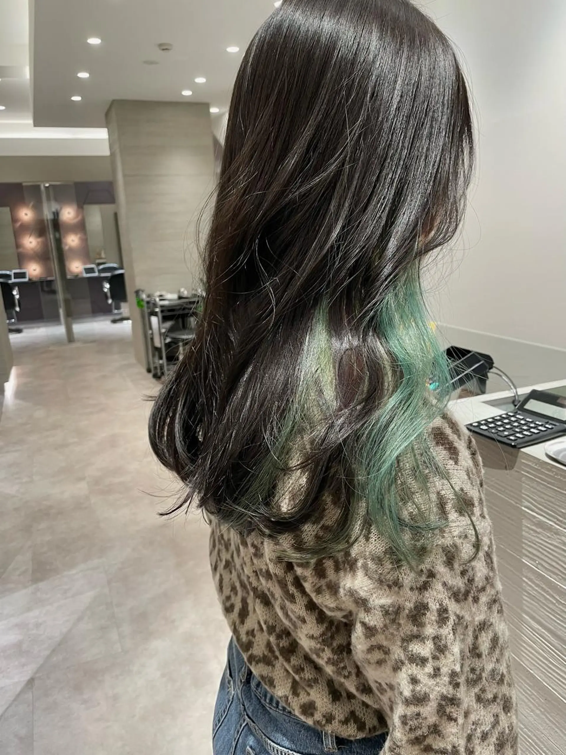 ロング ヘアカラー 🤍tomoka 🤍のヘアスタイル