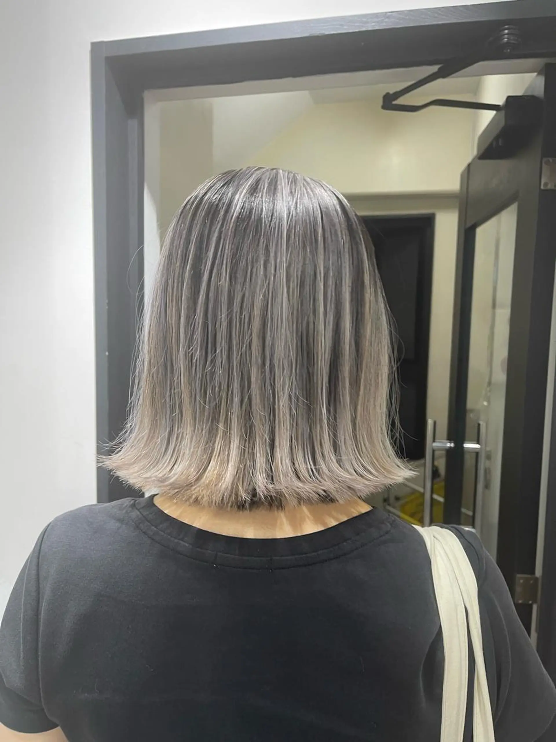 ミディアム カラー ブリーチ ケアブリーチ ヘアカラー トリートメント 白髪ぼかしハイライト バレイヤージュヤマトのヘアスタイル