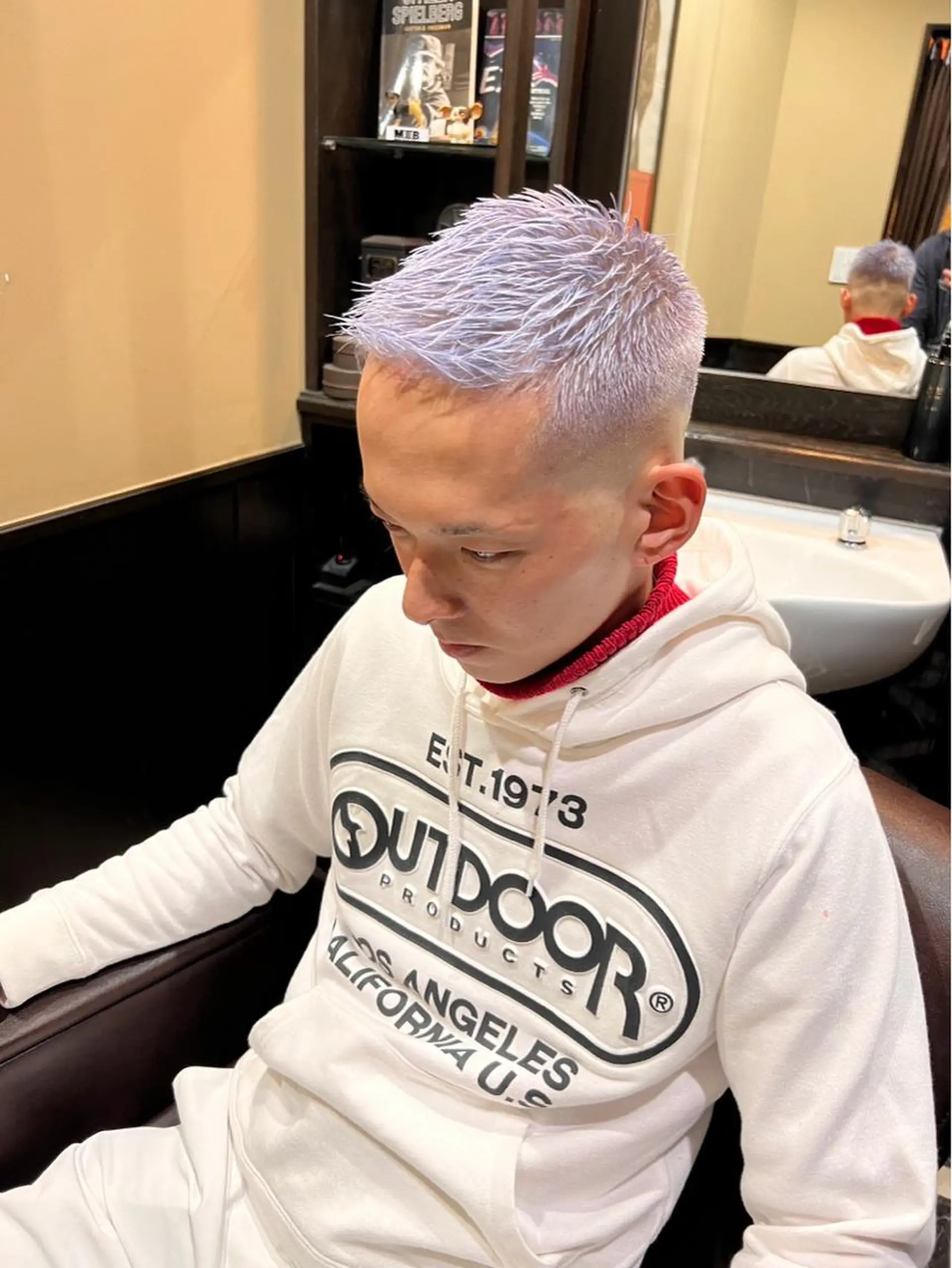 ショート カラー メンズ メンズブリーチ フェードカット スキンフェード ブリーチ ヒロ銀座　御茶ノ水店所属・澤 谷のヘアスタイル