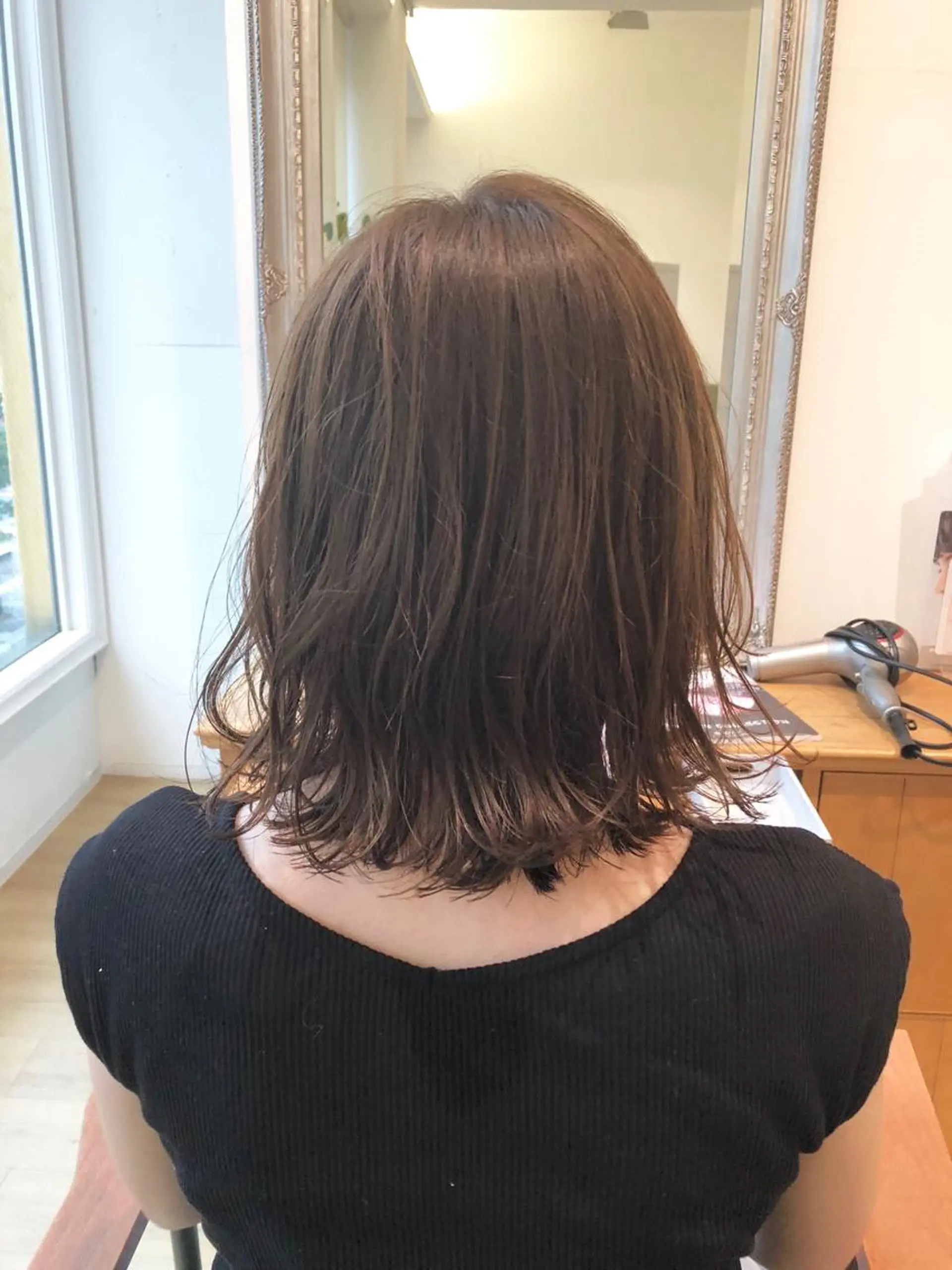 ミディアム カラー アッシュ ベージュカラー 山形 光輪子のヘアスタイル