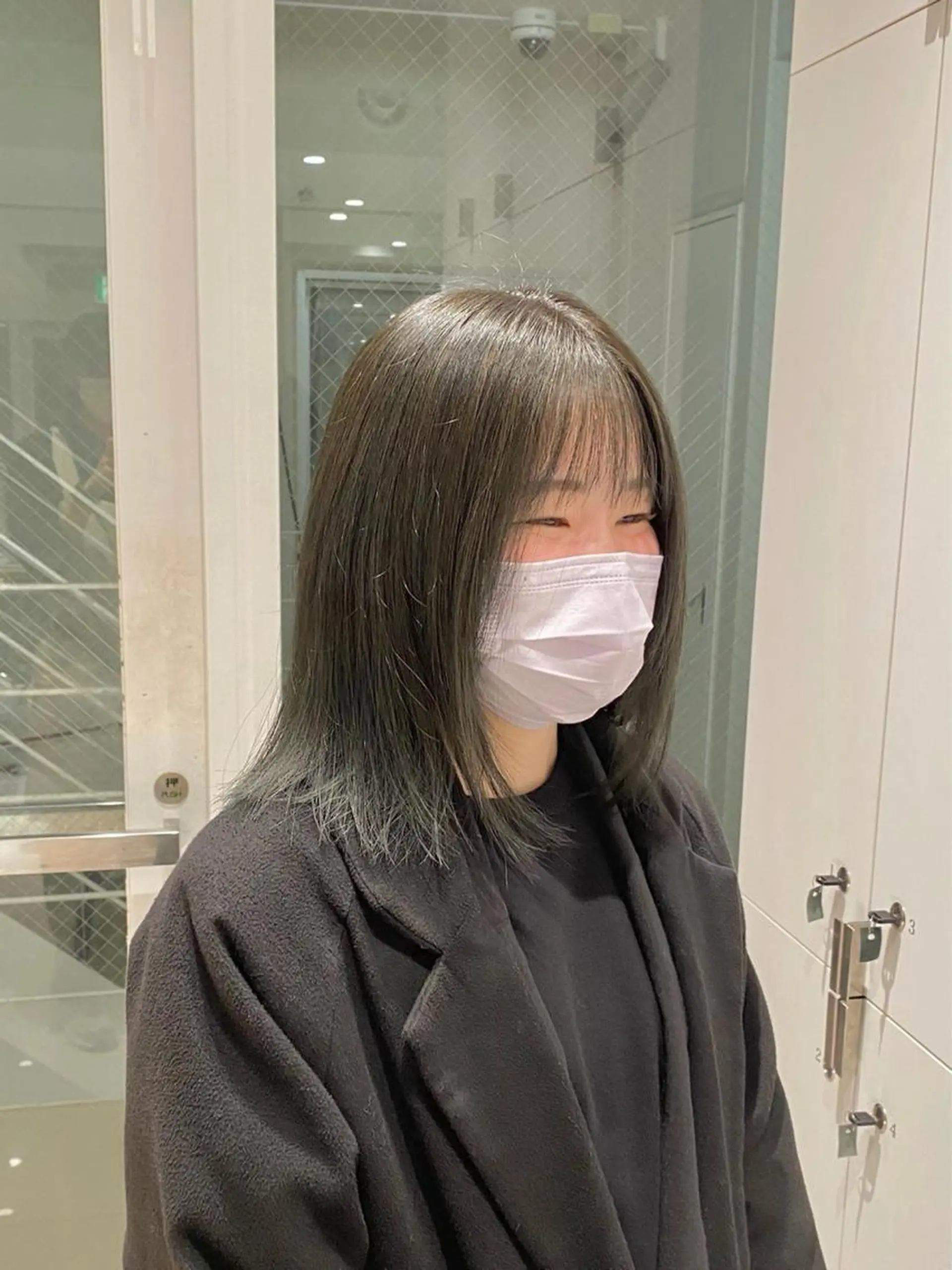 セミロング カラー ヘアアレンジ 赤み消しグレージュ 🫒ｒｅｏｎのヘアスタイル