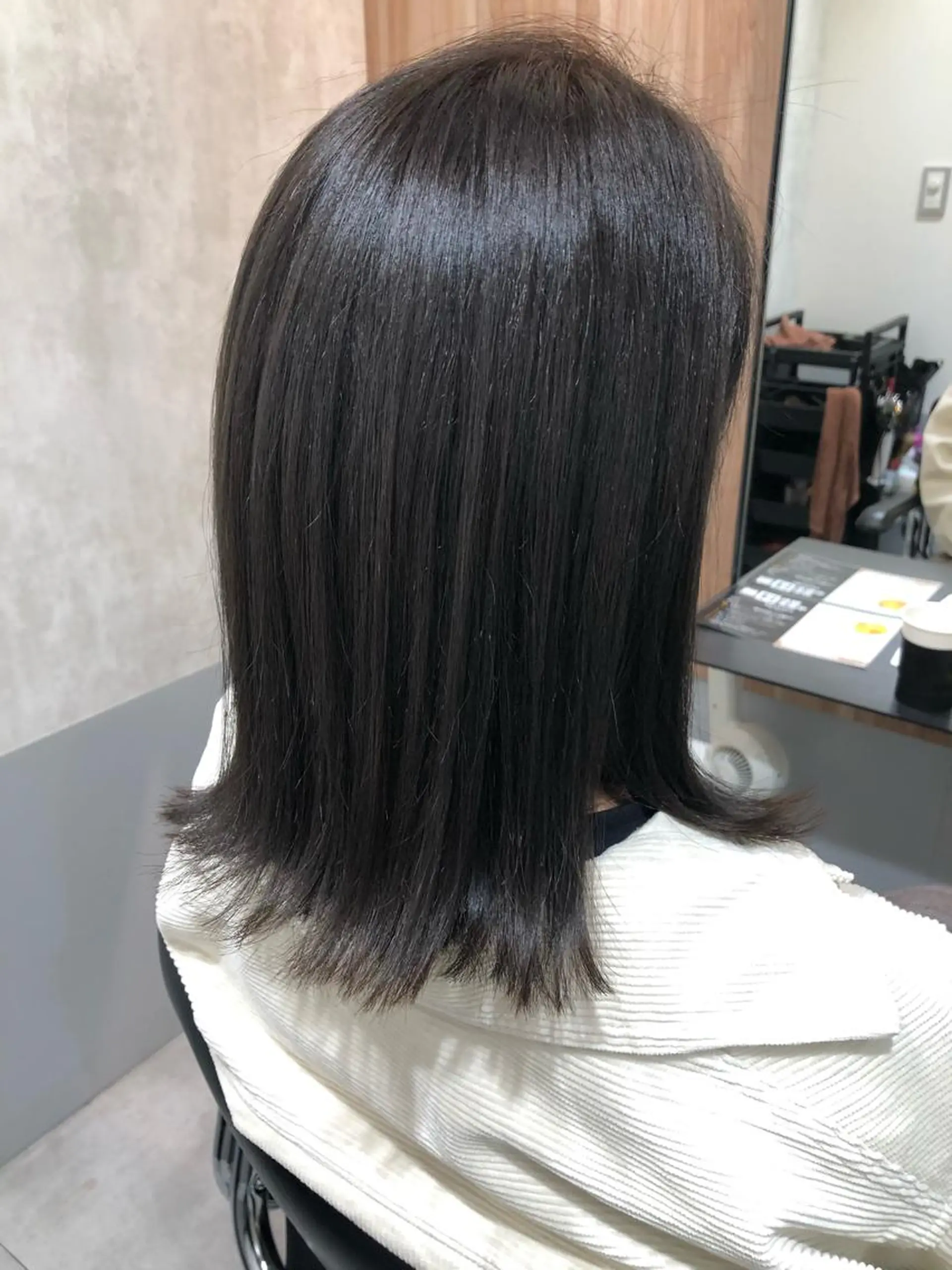 ミディアム カラー OFF YUYAのヘアスタイル