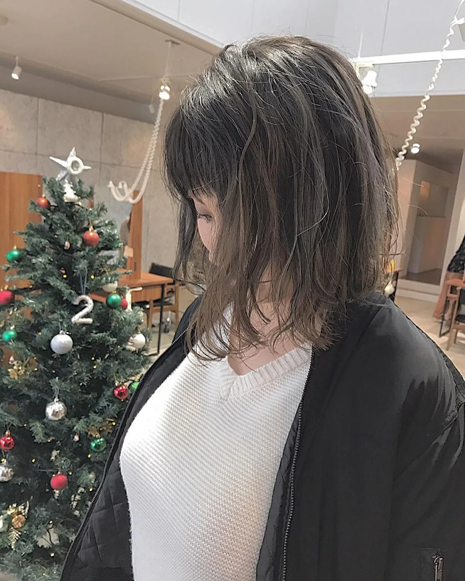 ミディアム アッシュ ハイライト ヘアカラー トリートメント 遠藤 和美のヘアスタイル