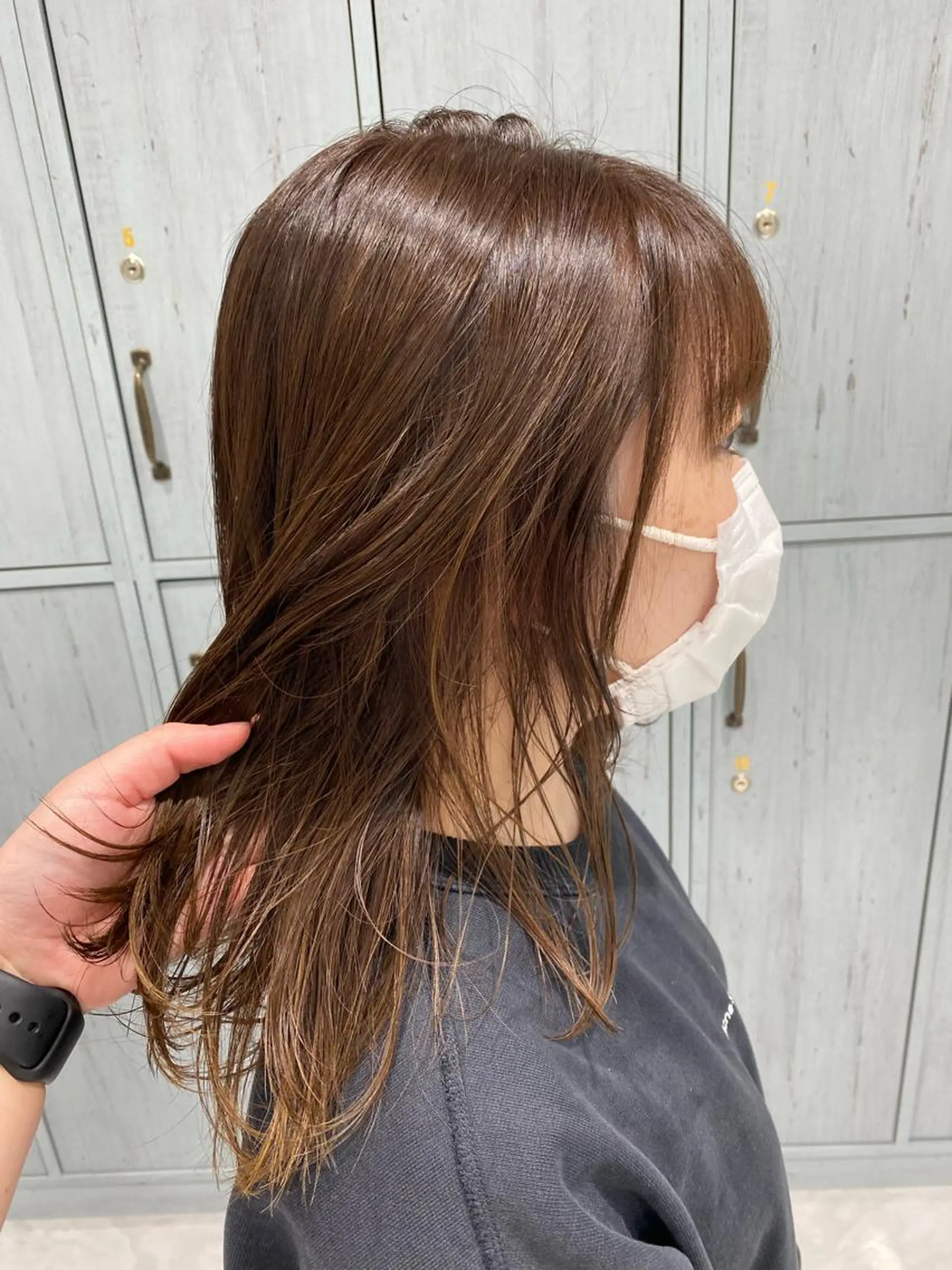 ミディアム カラー 中川 茜里のヘアスタイル