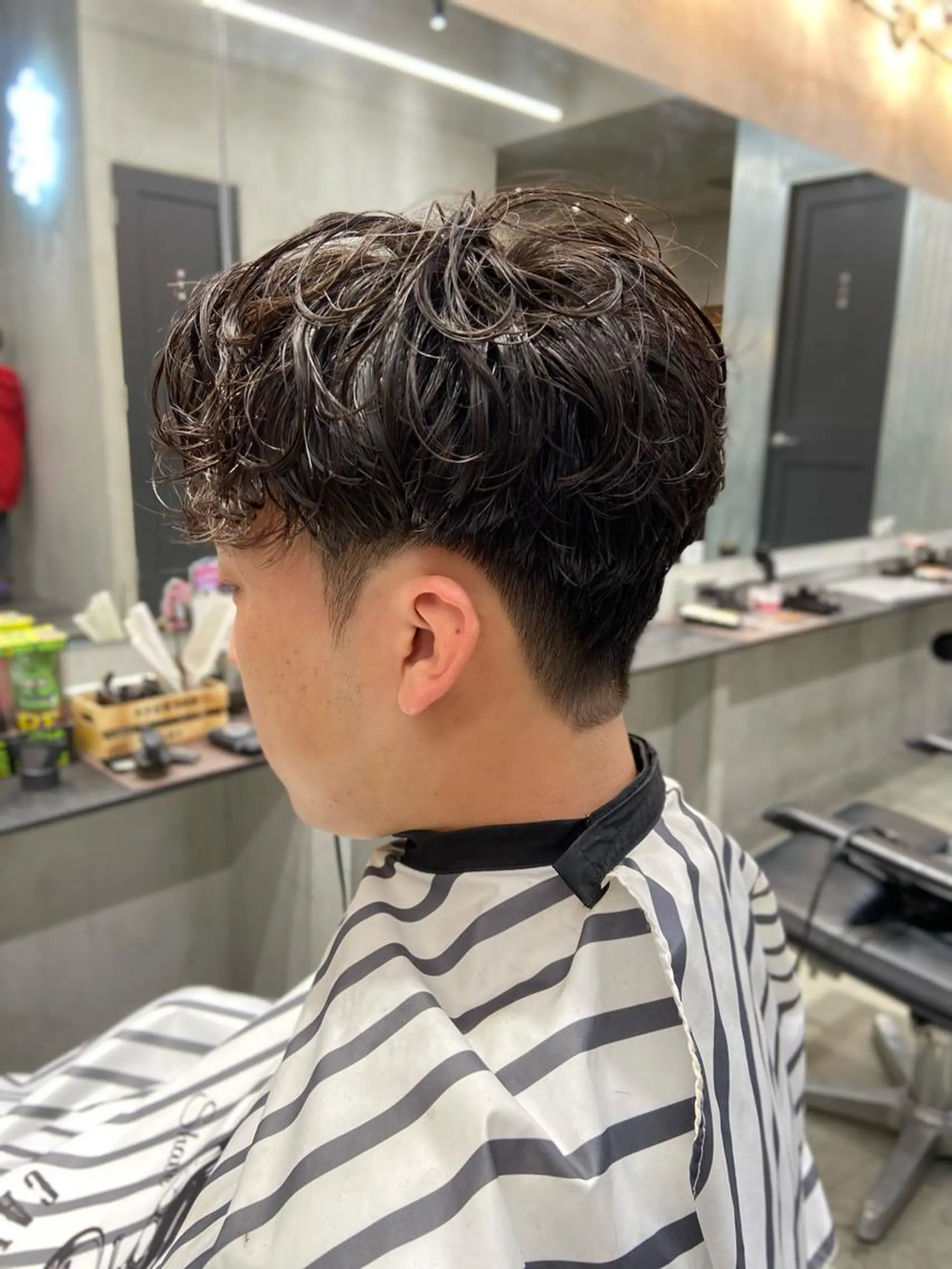 ミディアム パーマ メンズ ミディアムパーマ フェードカット メンズパーマ スキンフェード 刈り上げ カット パーマ エフエム 離れ 明大前(FM) FM離れ 明大前 メンズサロン/フェード【エフエム】所属・💈圧倒的メンズ特化 DAITO💈のヘアスタイル