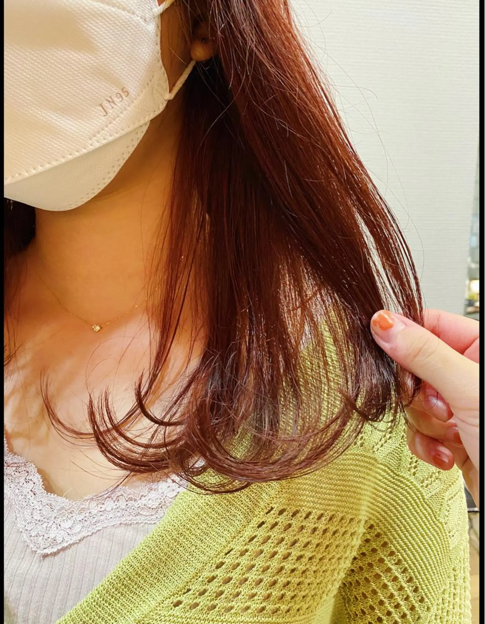 ロング カラー 塩澤 榛奈のヘアスタイル