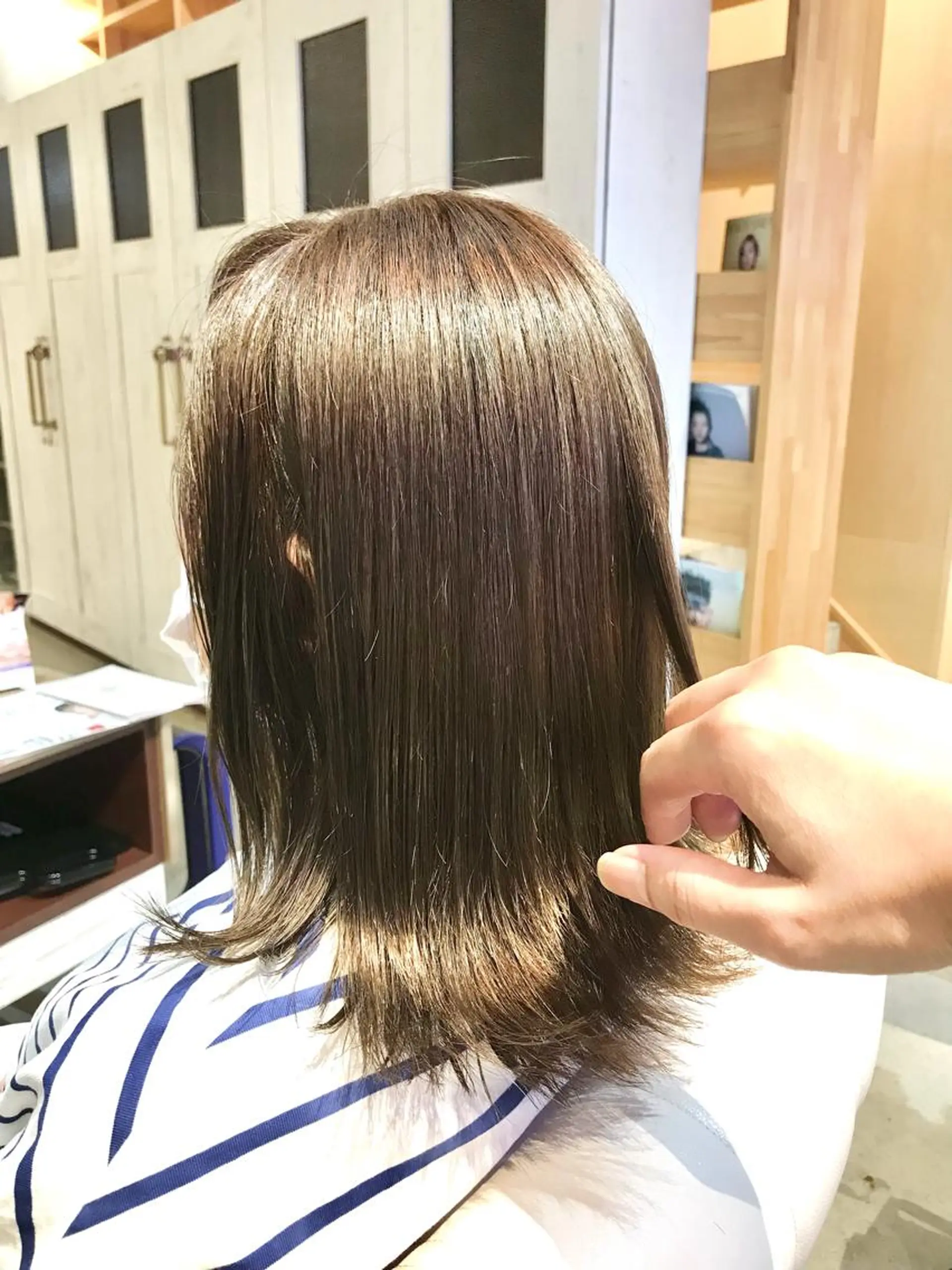 ミディアム カラー 透明感カラー 外ハネヘア カット ヘアカラー アドミラルYoshi oのヘアスタイル