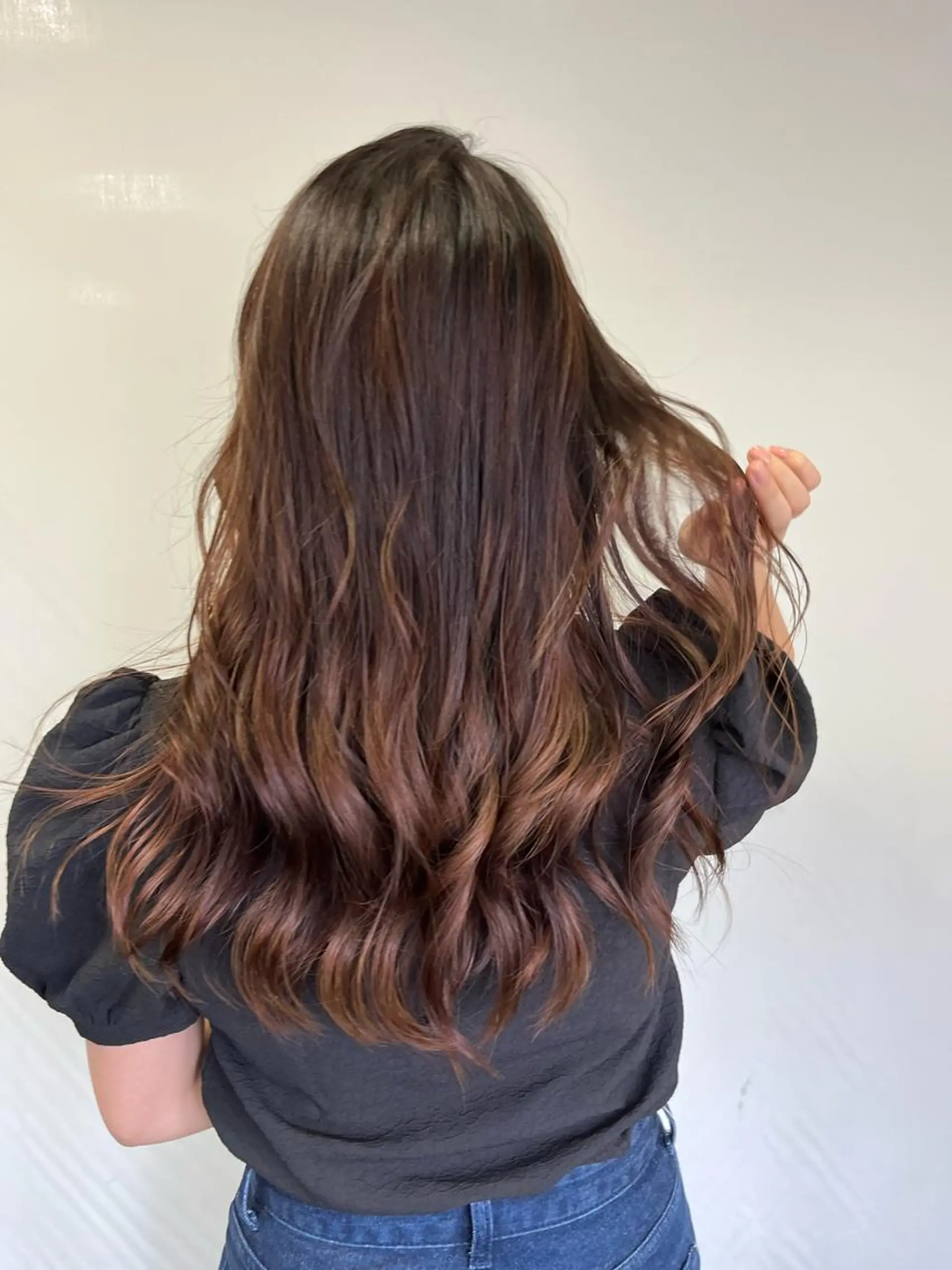 ロング ウスイマイコ カット/ケアカラーのヘアスタイル