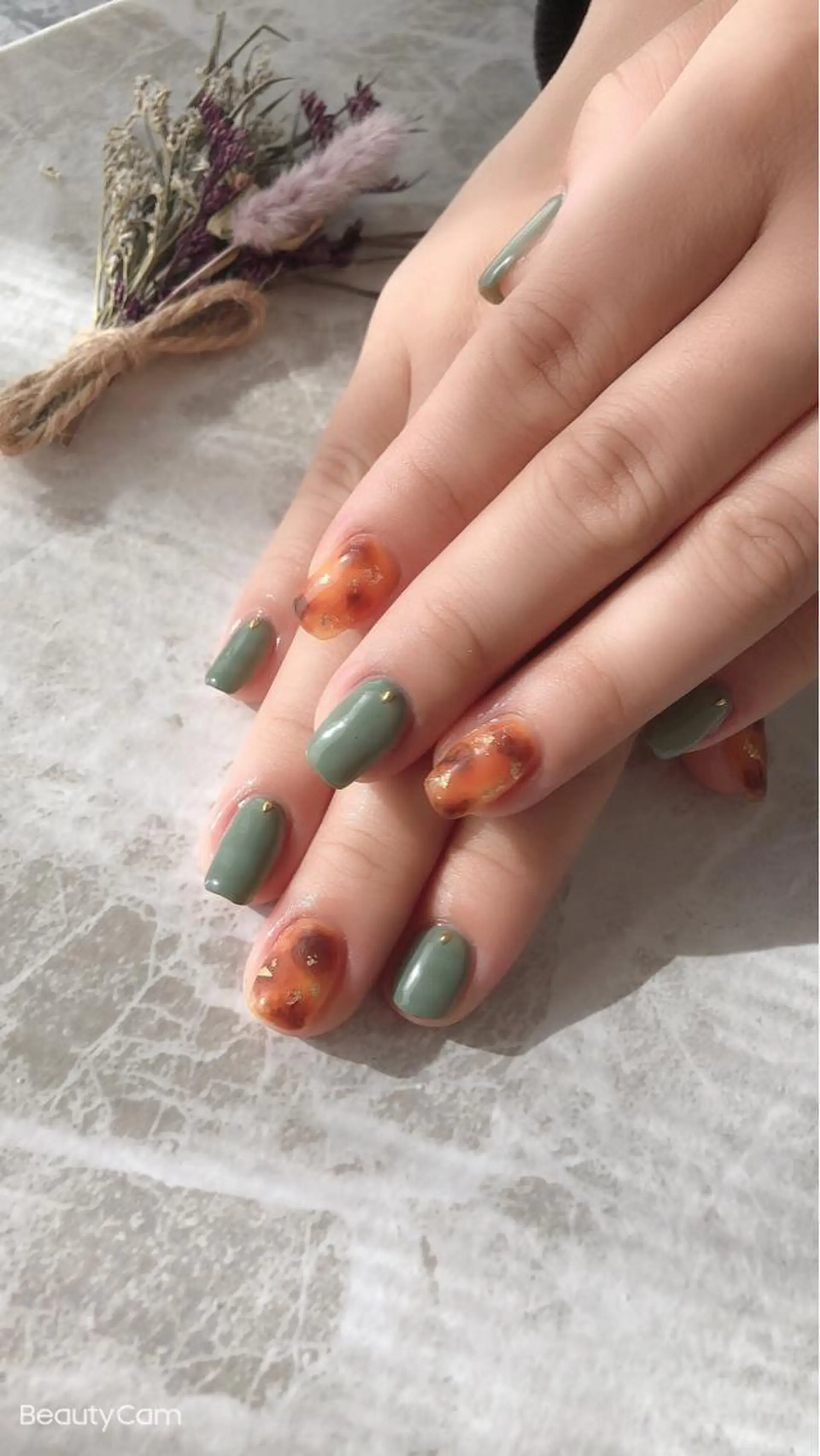 ネイル 内田 奈津美のネイルデザイン