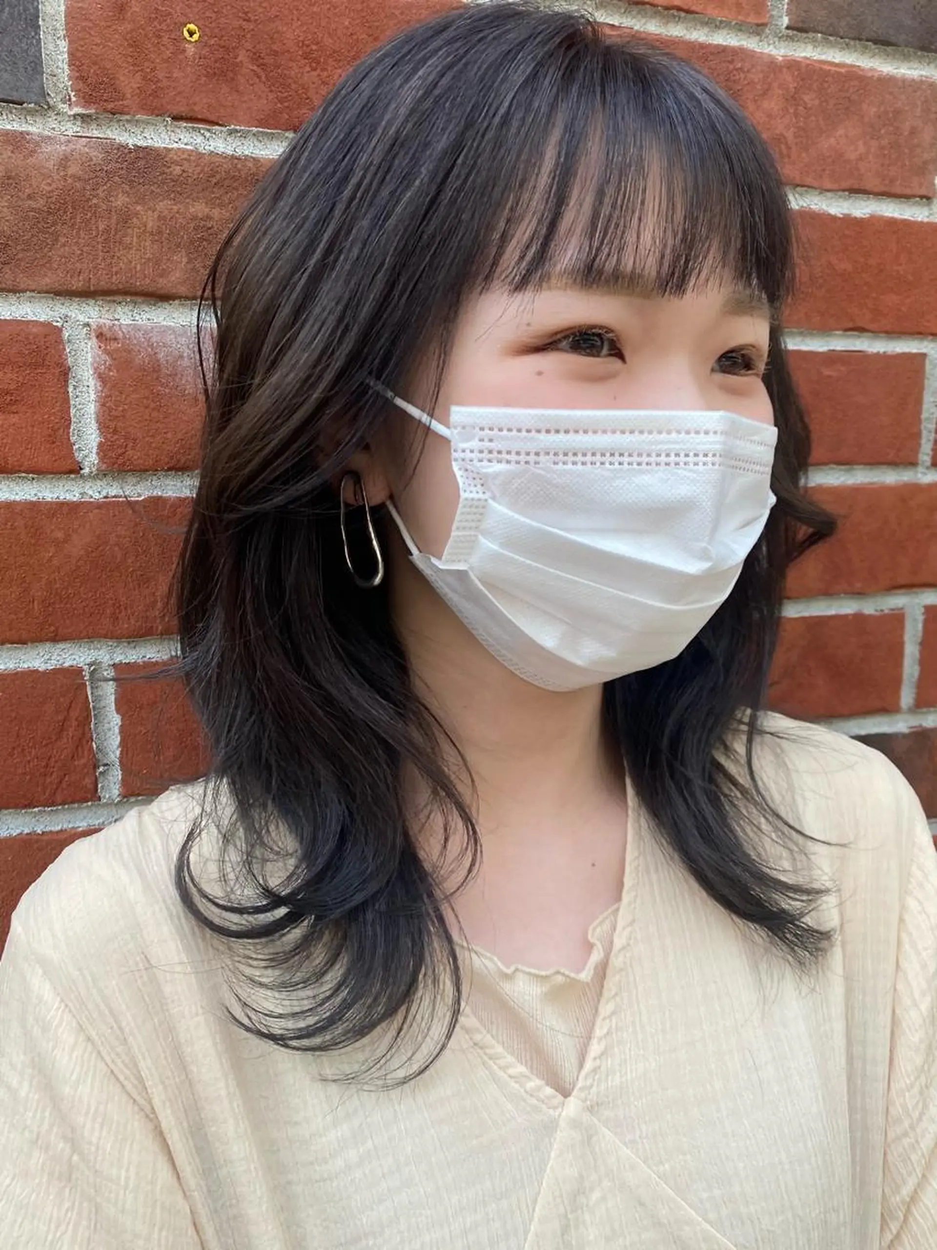 セミロング 髪質改善韓国レイヤー SHIORI🦋のヘアスタイル