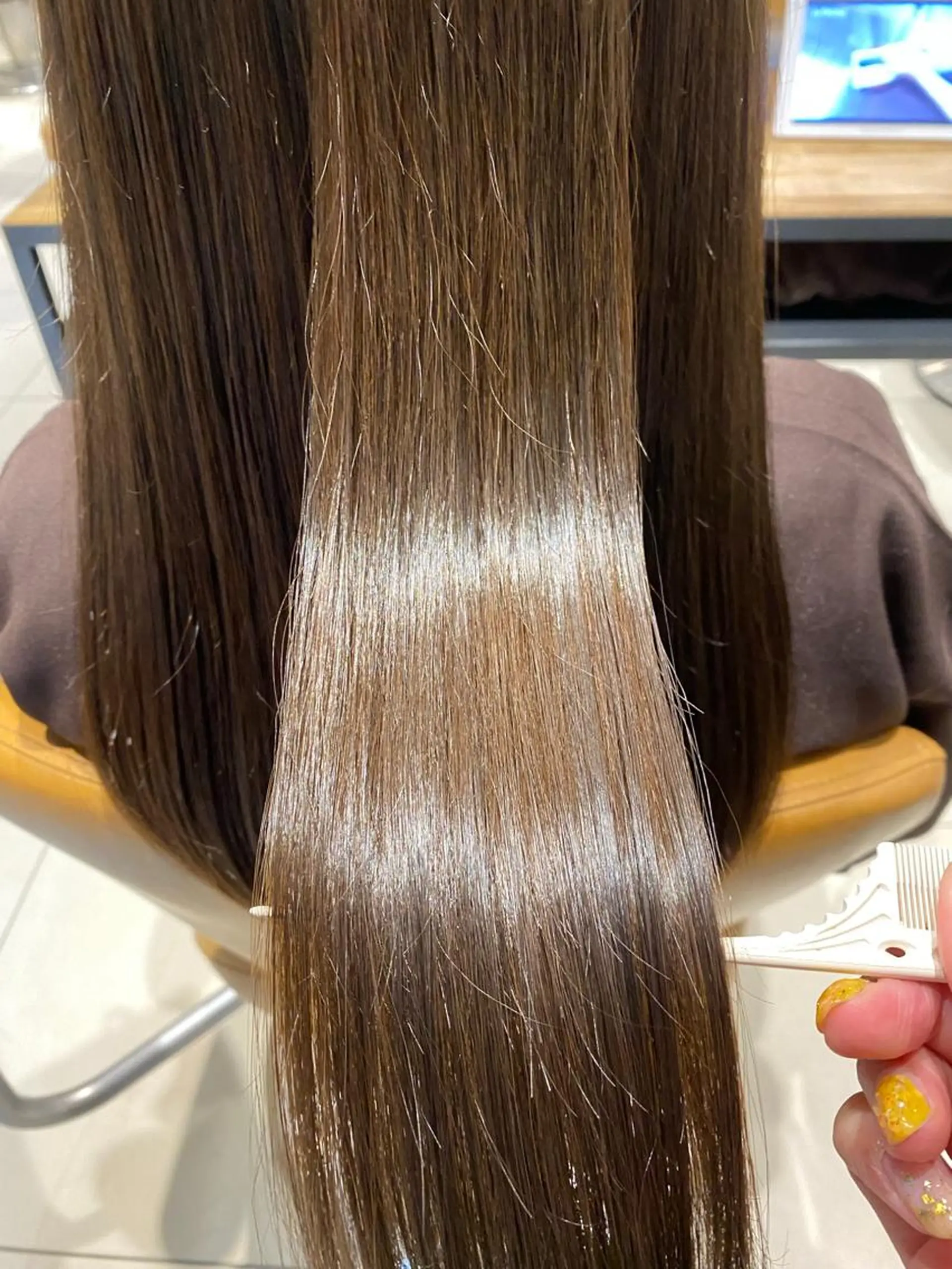 ロング ヘアカラー トリートメント レイヤーカット🌈 透明感カラー🌷ユリのヘアスタイル
