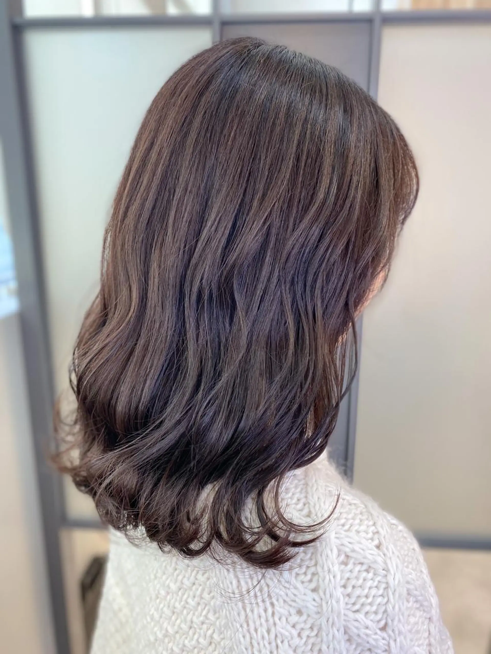 ミディアム カラー グレージュ 【透明感、艶髪】西村 有司のヘアスタイル