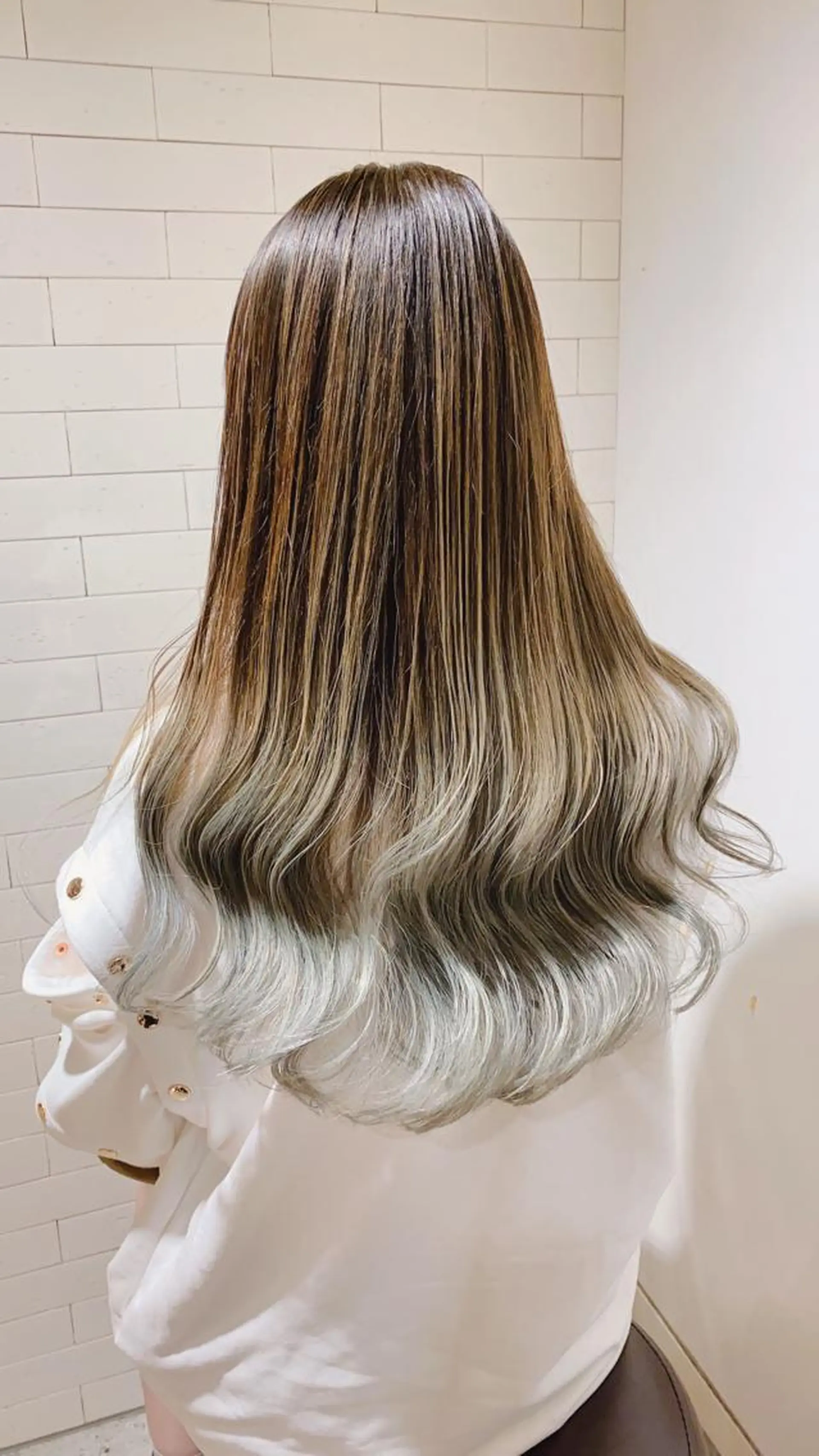 ロング ショートボブ アッシュ ボブ 外国人風カラー ハイライト メンズツイスパ ショートフクヤマシンのヘアスタイル