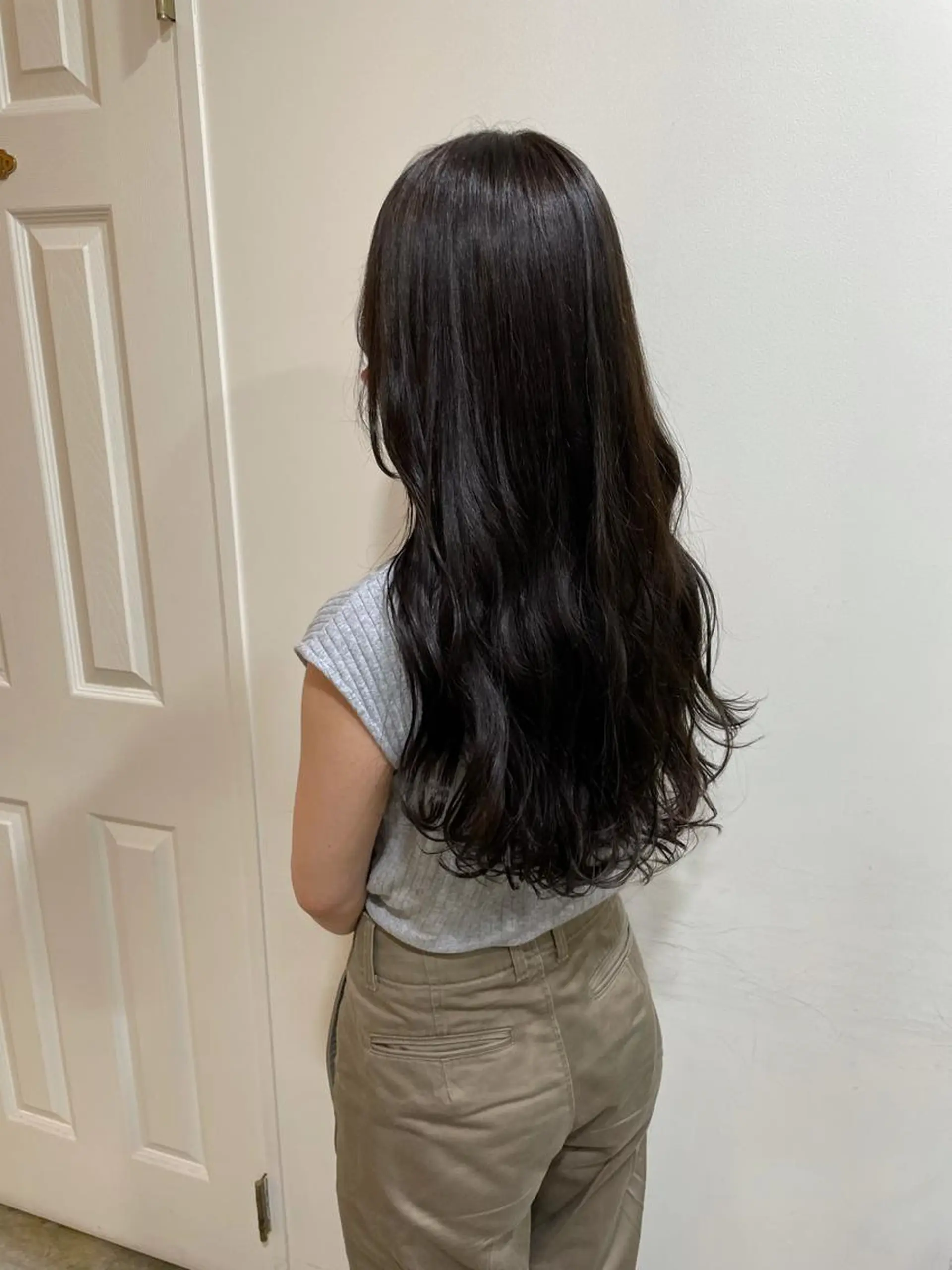 ロング カラー カット ヘアカラー トリートメント MIOベージュカラー 柔らかいカラーのヘアスタイル