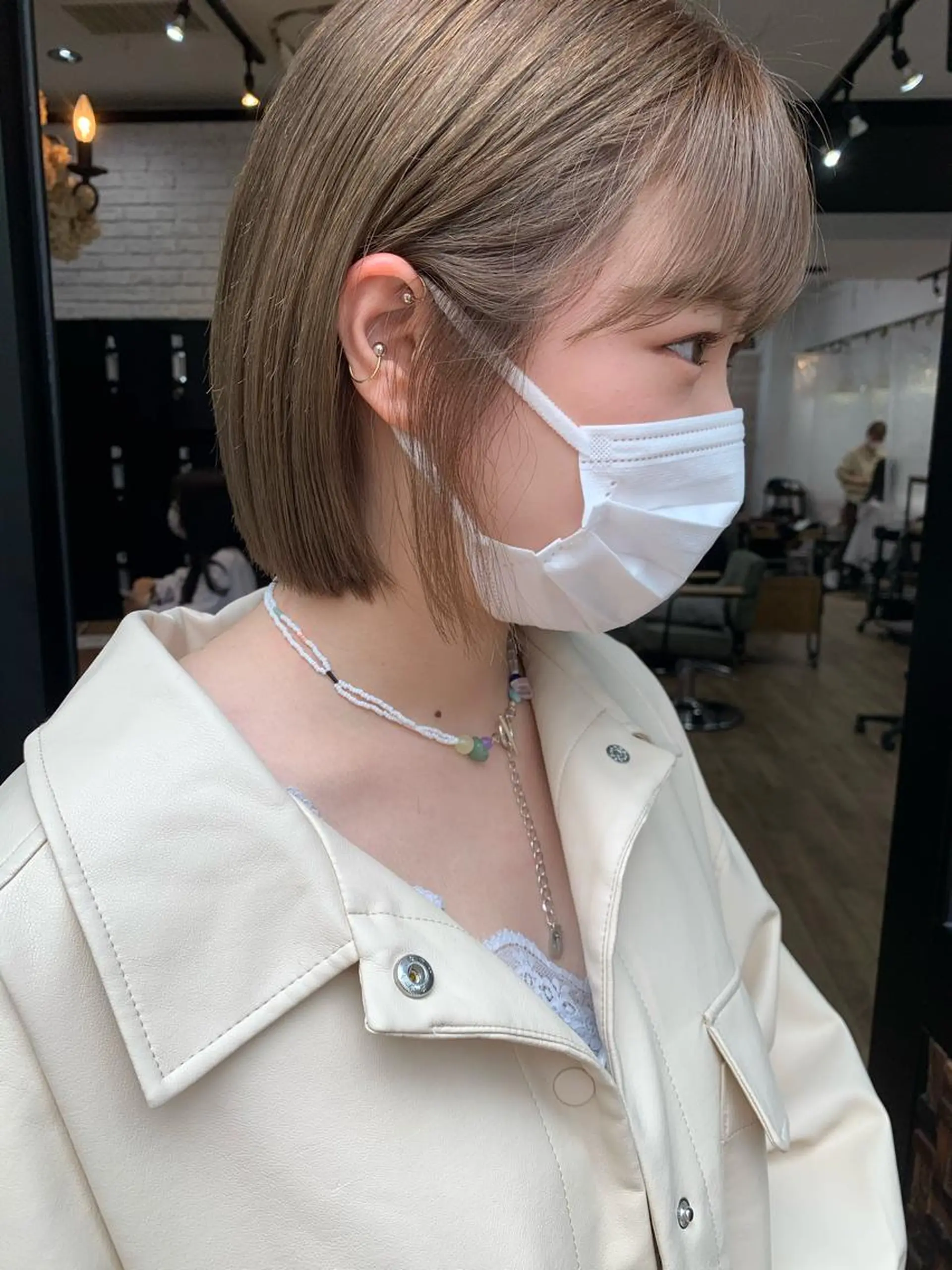 ミディアム カラー ブロンド ヘアカラー トリートメント salowin梅田所属・レイヤー/顔周り /AKARIのヘアスタイル