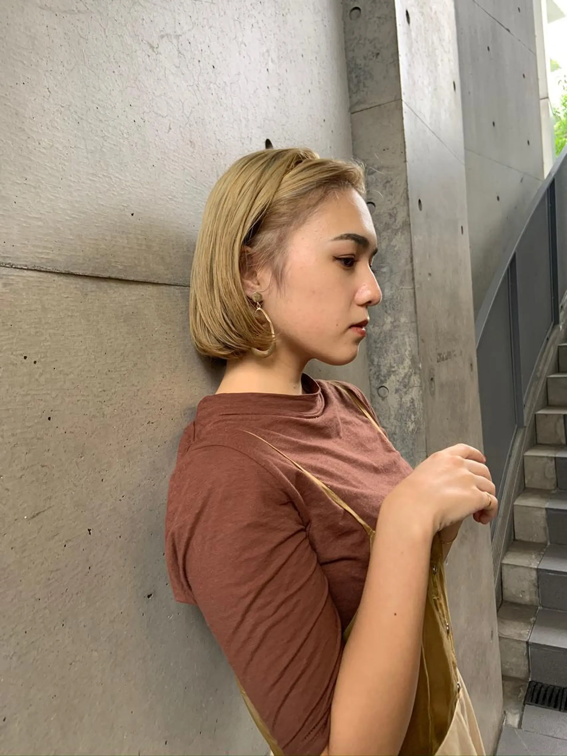 ショート カラー ブリーチ ハイトーンカラー 透明感カラー 大人グレージュ有村のヘアスタイル