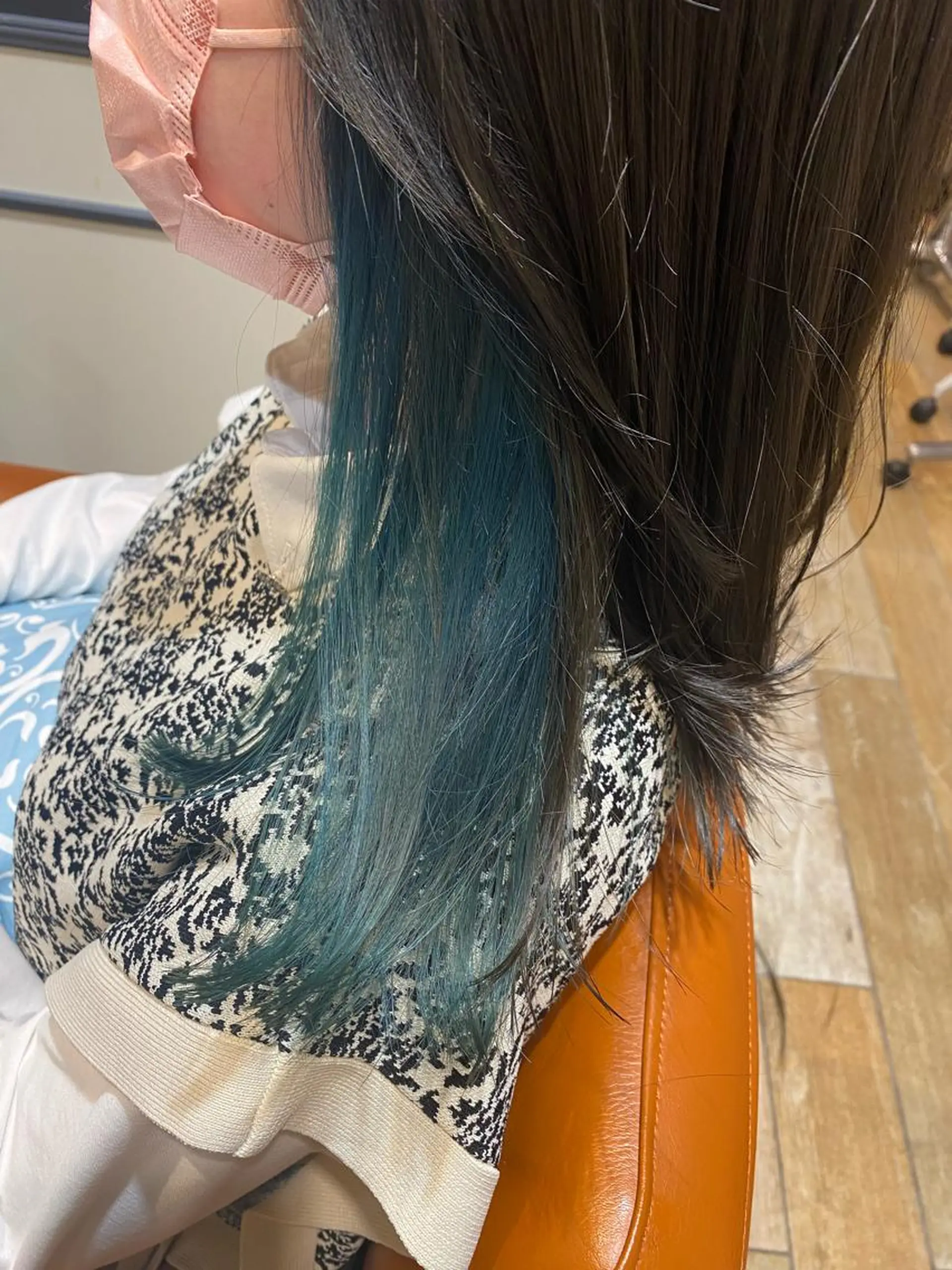 セミロング カラー ヘアカラー 宮内 真乃のヘアスタイル