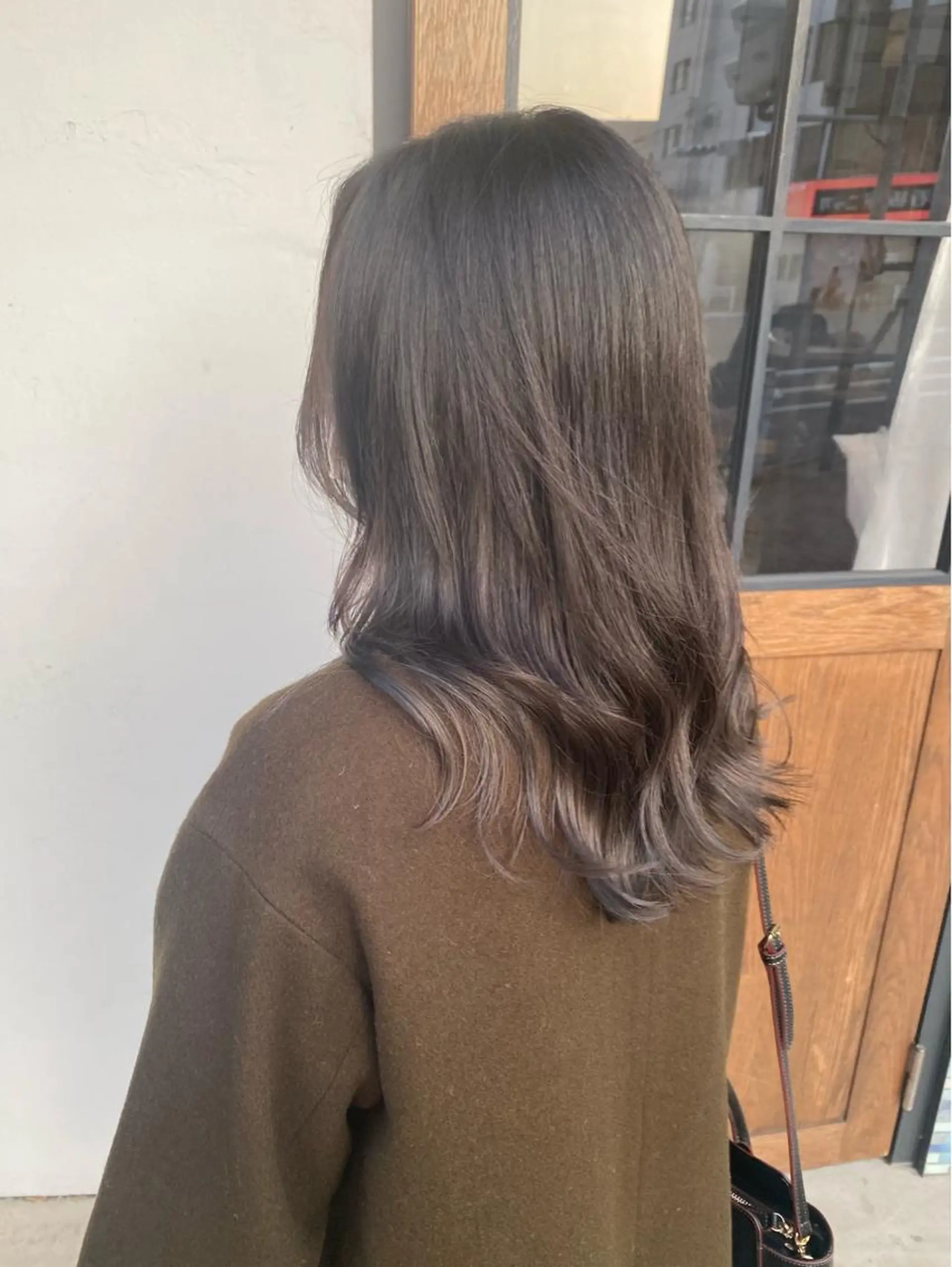 セミロング カラー 透明感カラー グレージュ MR.GOOD MORNINGフジイのヘアスタイル