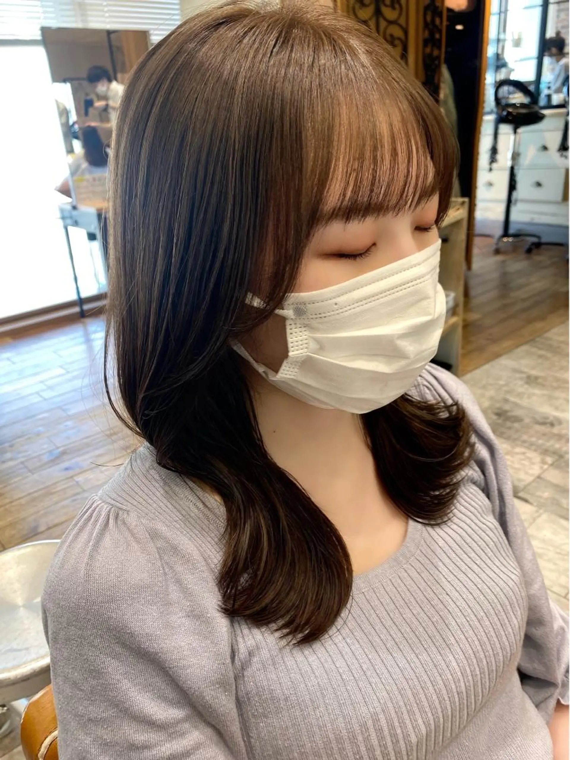 ミディアム カラー ミディアムレイヤー ベージュカラー くびれヘア 顔周りカット レイヤーカット 顔周り/くびれヘア 韓国ヘア💕風間るなのヘアスタイル