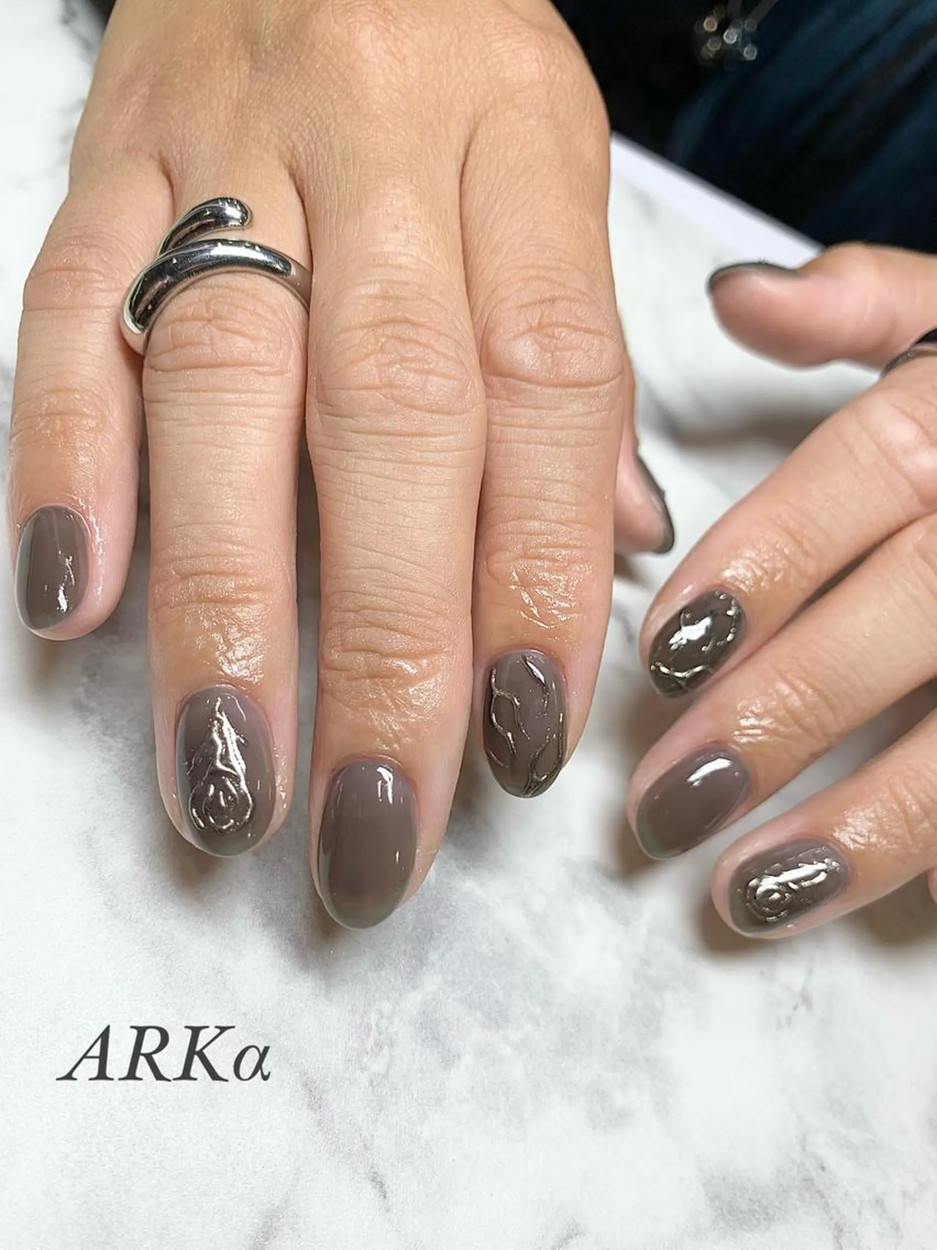 ミディアム ネイル ミラーネイル ハンドネイル Nailsalon ARKαのネイルデザイン