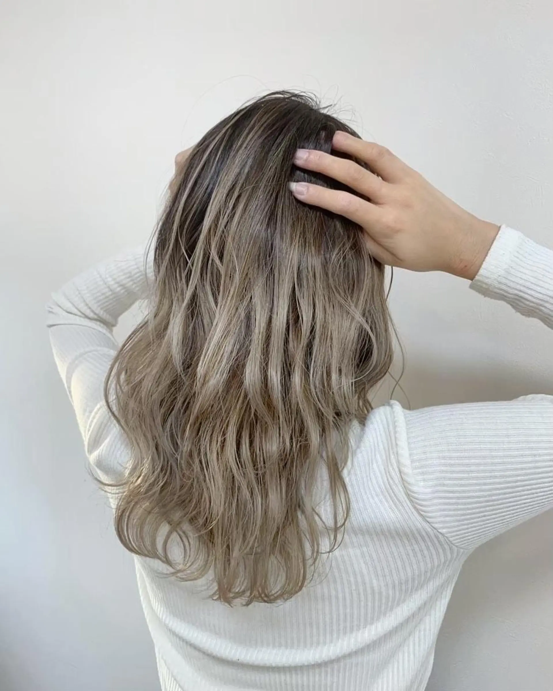 カラー デザインカラー Lienのヘアスタイル