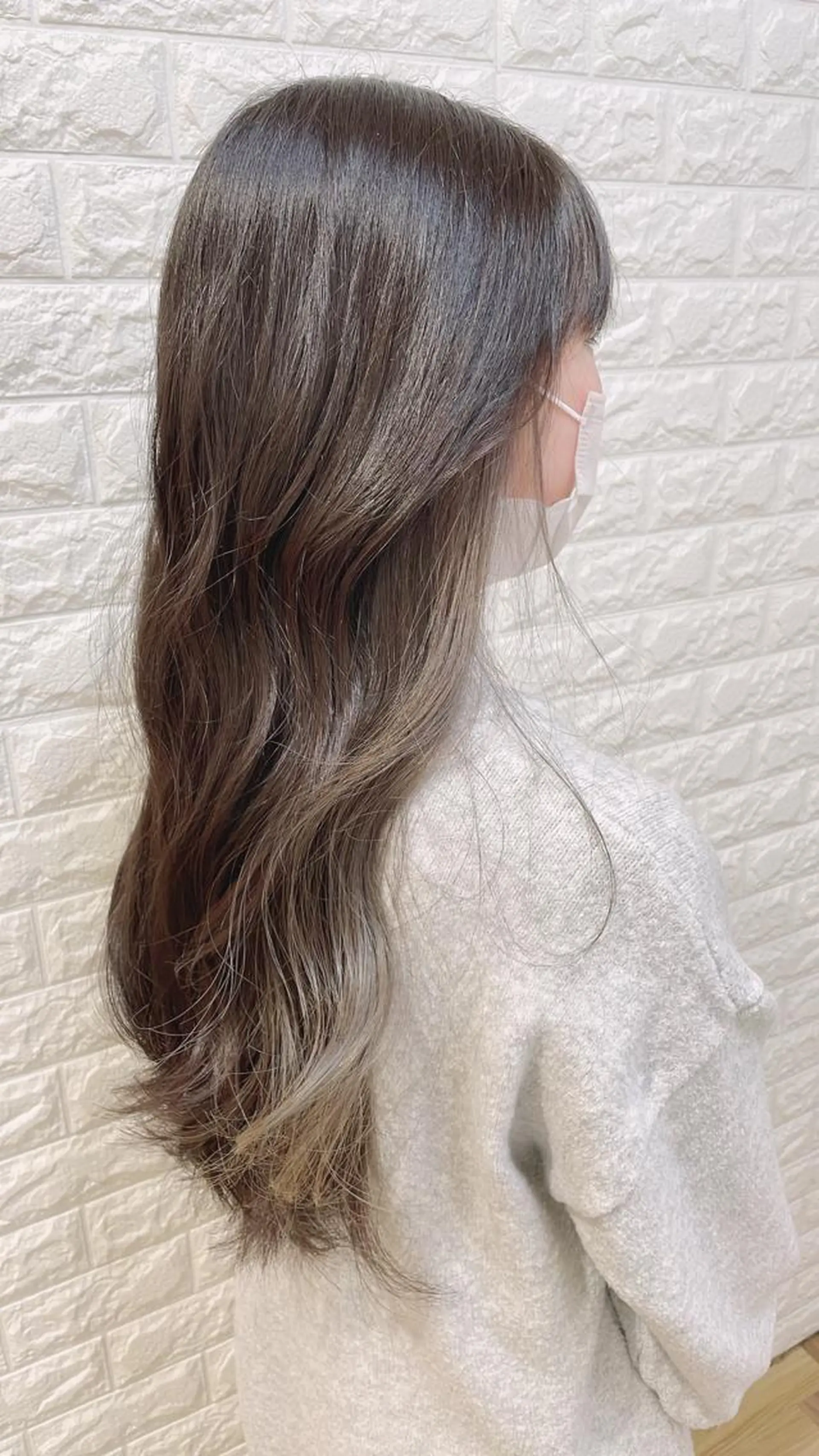 ロング カラー ブリーチ インナーカラー 福森 みずきのヘアスタイル