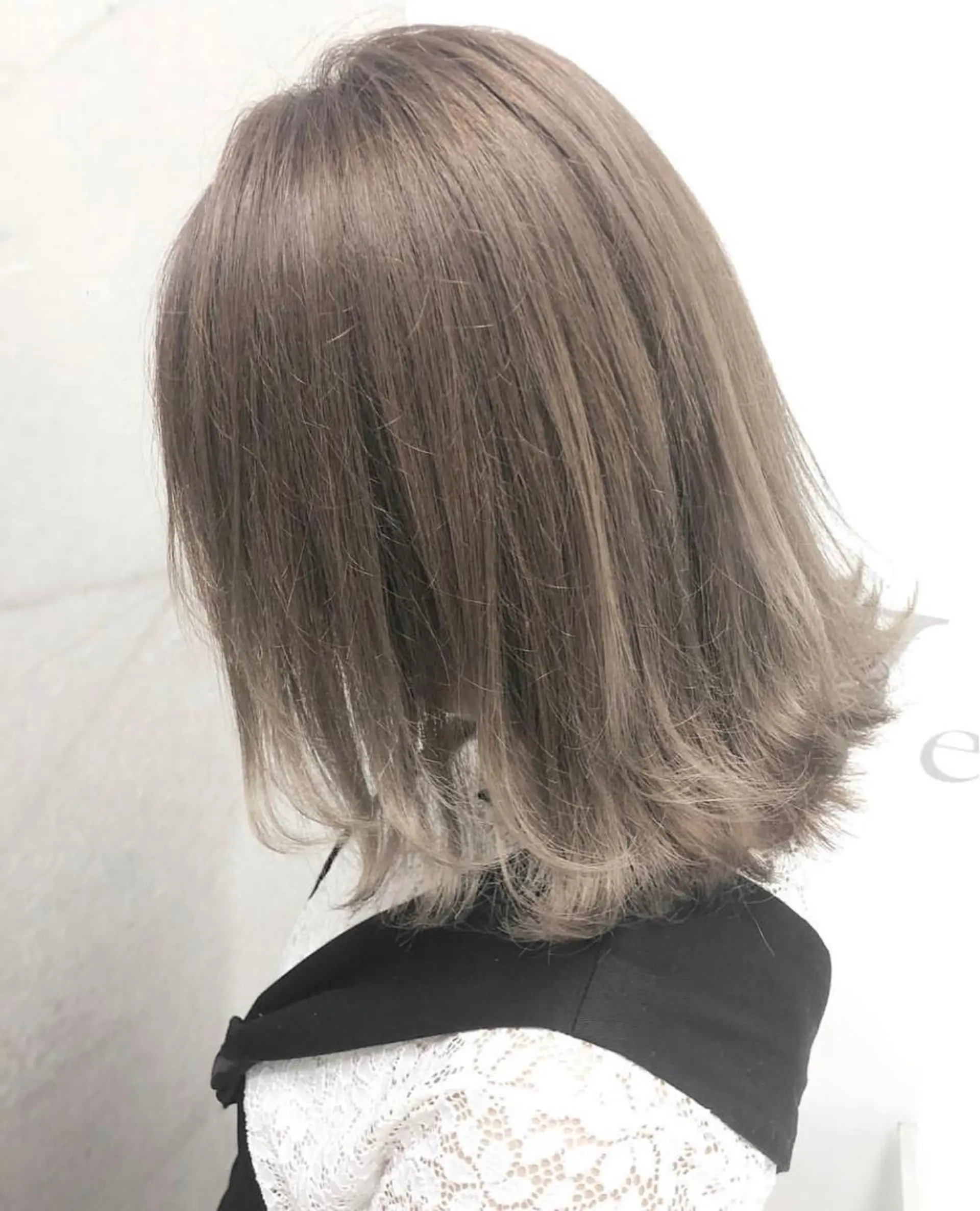 ミディアム カラー 外ハネヘア &グループ代表取締役 KOHEIのヘアスタイル