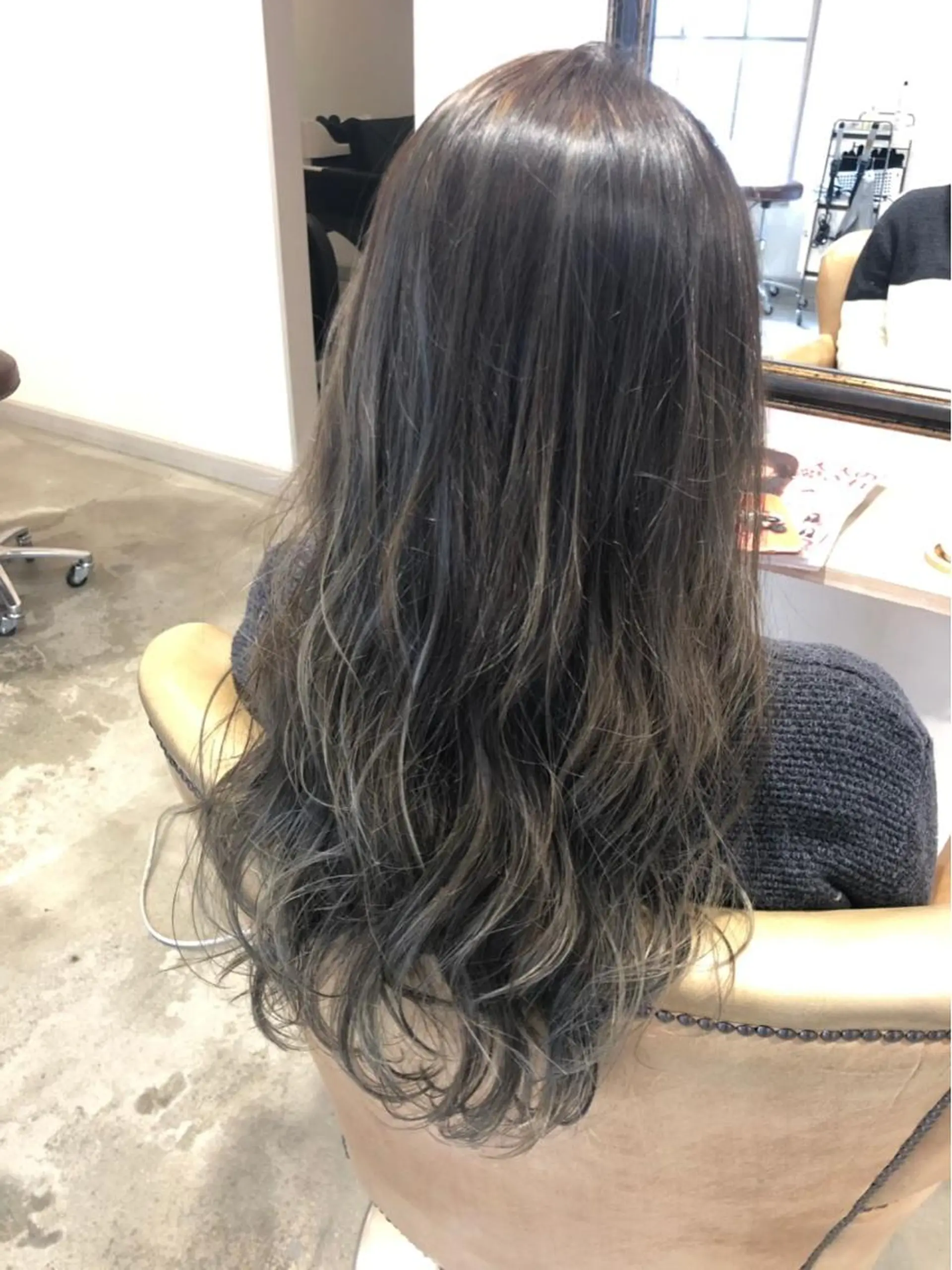 ロング カラー パーマ ヘアアレンジ キッズ ネイル マツエク・マツパ グラデーションカラー グレージュ ハイライトカラー ハイライト グラデーション ヘアカラー トリートメント 韓国♡ハイライト ♡YURIのヘアスタイル