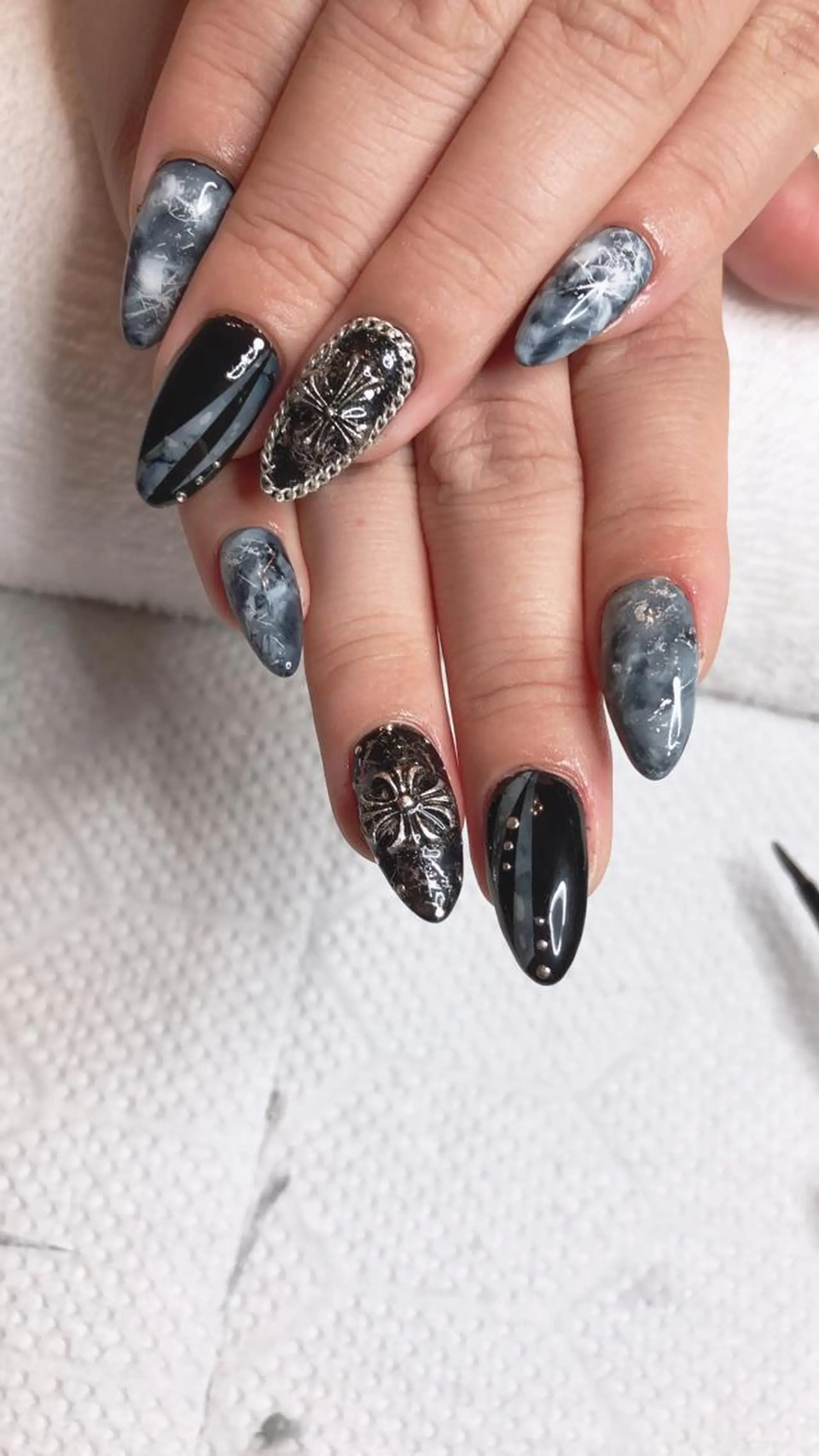 セミロング ネイル ハンドネイル 長さ出し専門 nynaのネイルデザイン